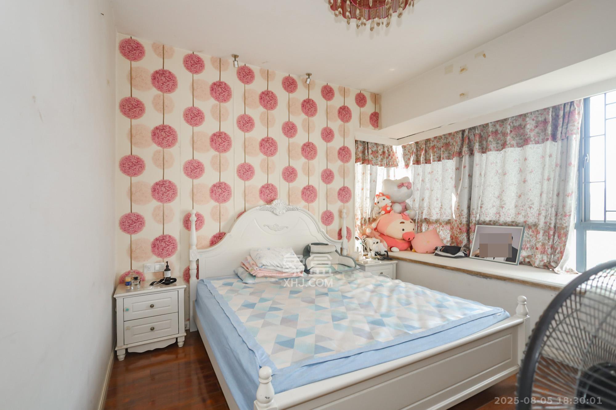 金麓国际  3室2厅1卫    138.0万卧室