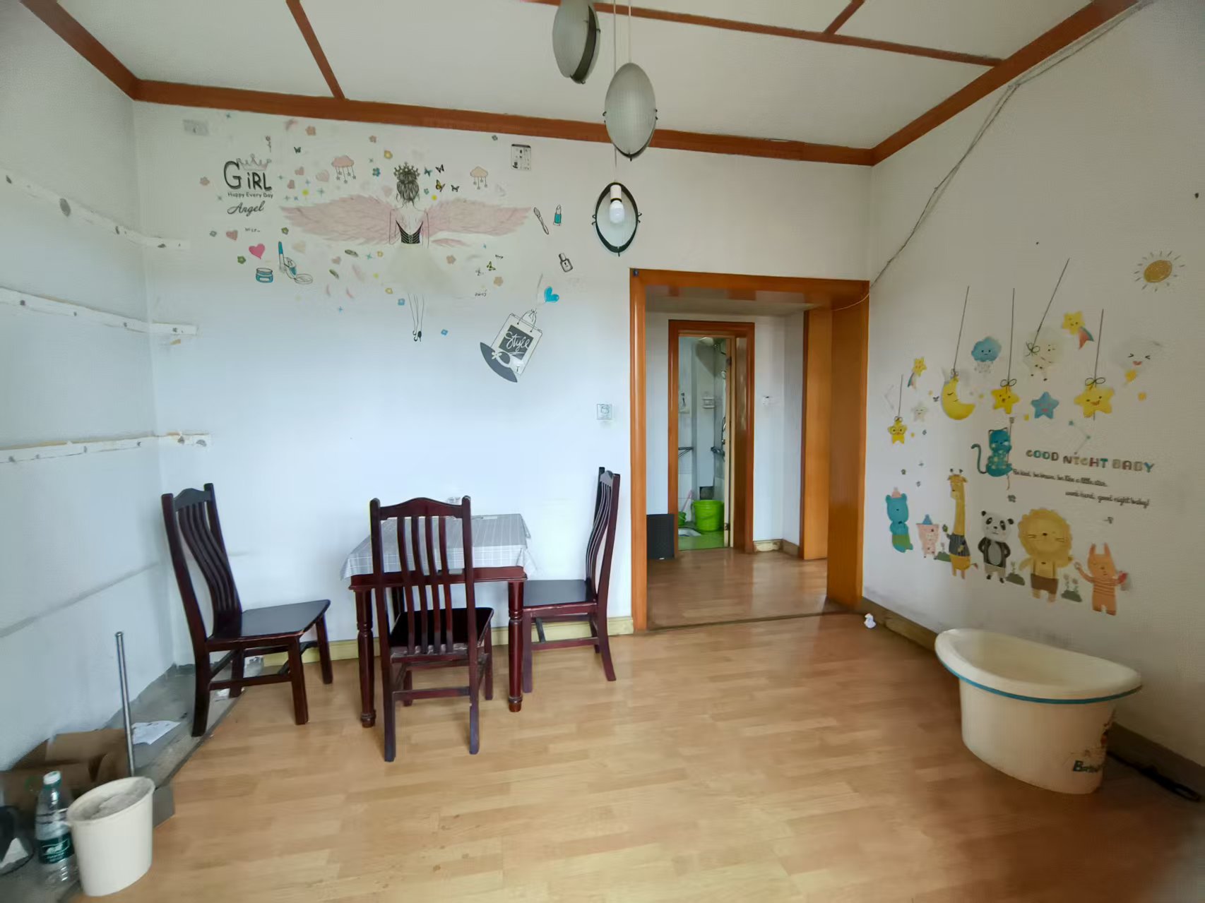 建设银行单位房(海棠社区朝富巷1号) 2室2厅1卫 800.0元/月 建设银行单位房(海棠社区朝富巷1号) 2室2厅1卫 800.0元/月室内图