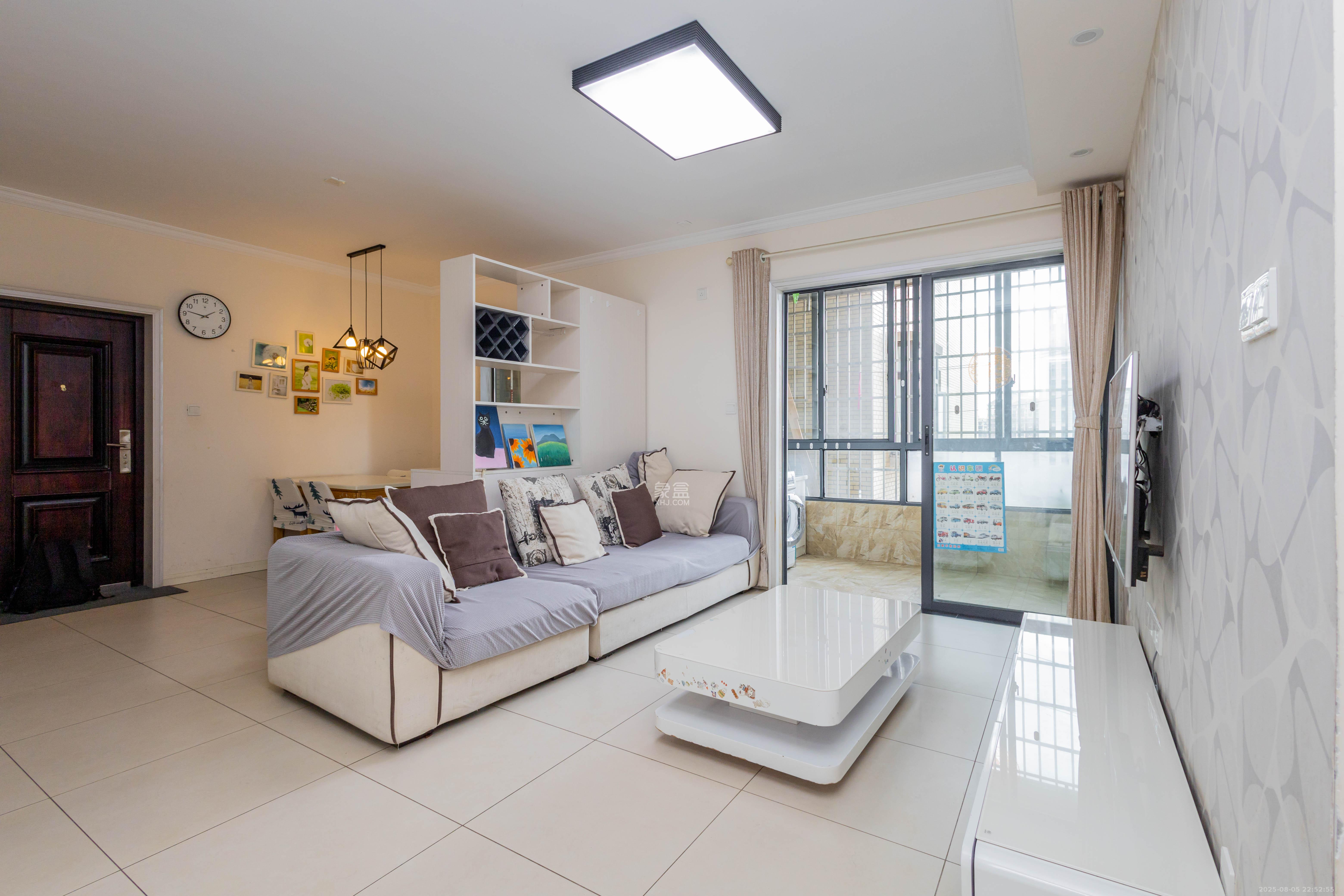 中国铁建国际城二期  3室2厅1卫    52.0万客厅