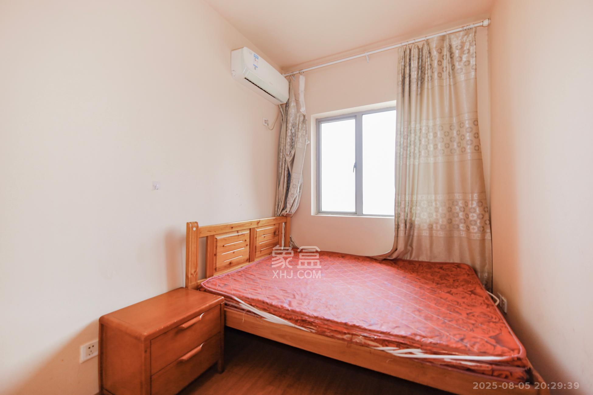 上海城小区  3室2厅1卫    69.8万卧室