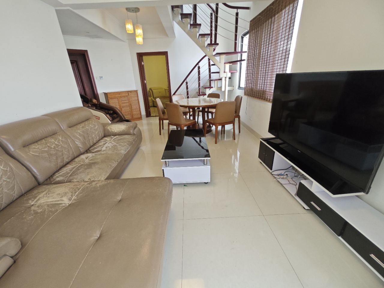 雅居园 4室3厅2卫 2100.0元/月 雅居园 4室3厅2卫 2100.0元/月室内图