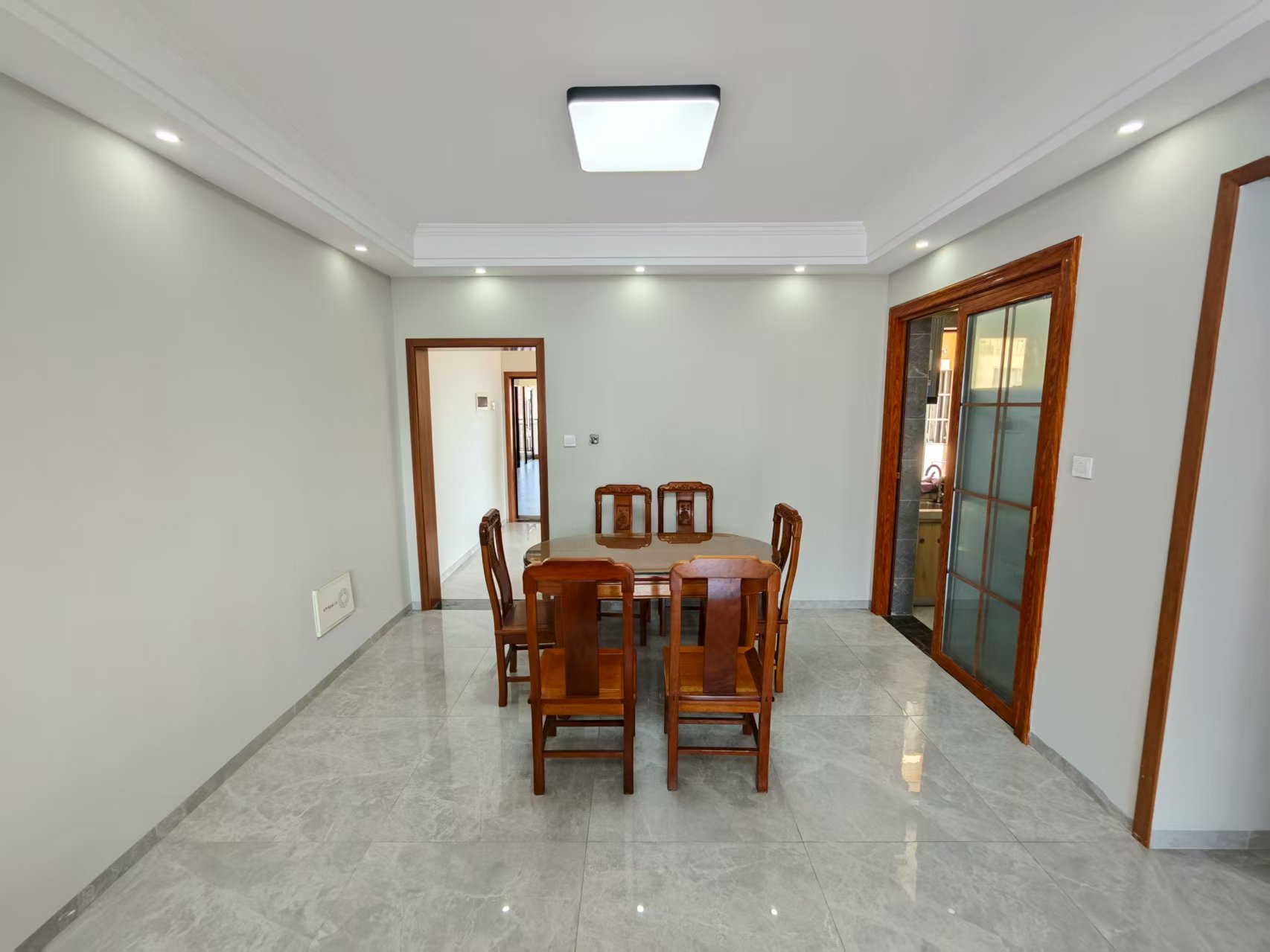 消防总队琼山住宅小区 3室2厅2卫 2800.0元/月 消防总队琼山住宅小区 3室2厅2卫 2800.0元/月室内图