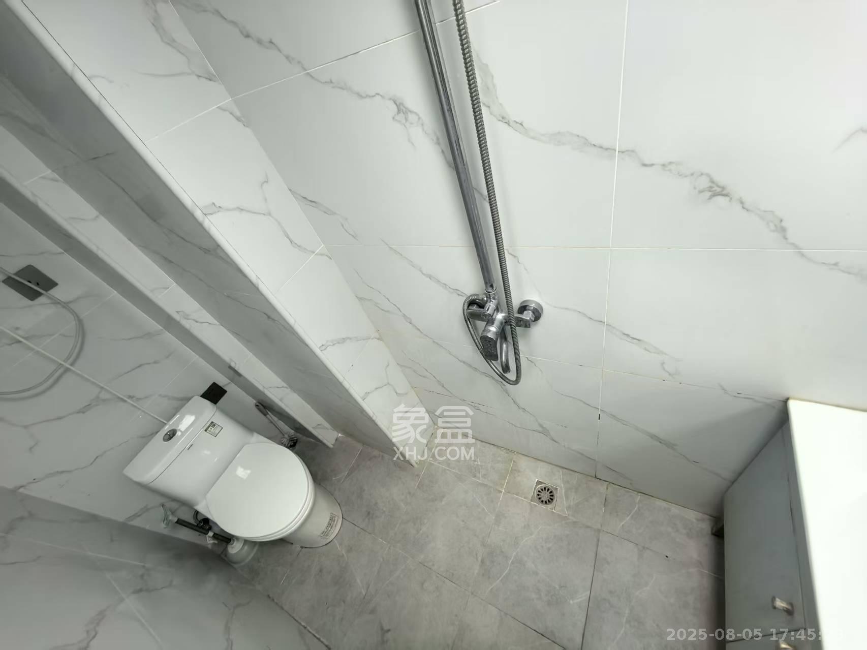 保利麓谷林语I区 1室1厅1卫 1600.0元/月 保利麓谷林语I区 1室1厅1卫 1600.0元/月室内图