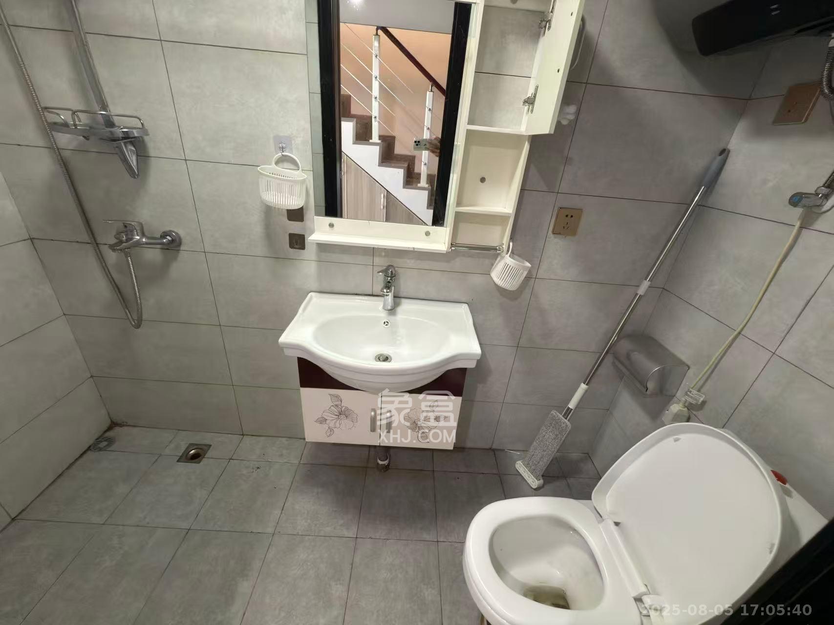 弘坤云寓 1室1厅1卫 1800.0元/月 弘坤云寓 1室1厅1卫 1800.0元/月室内图