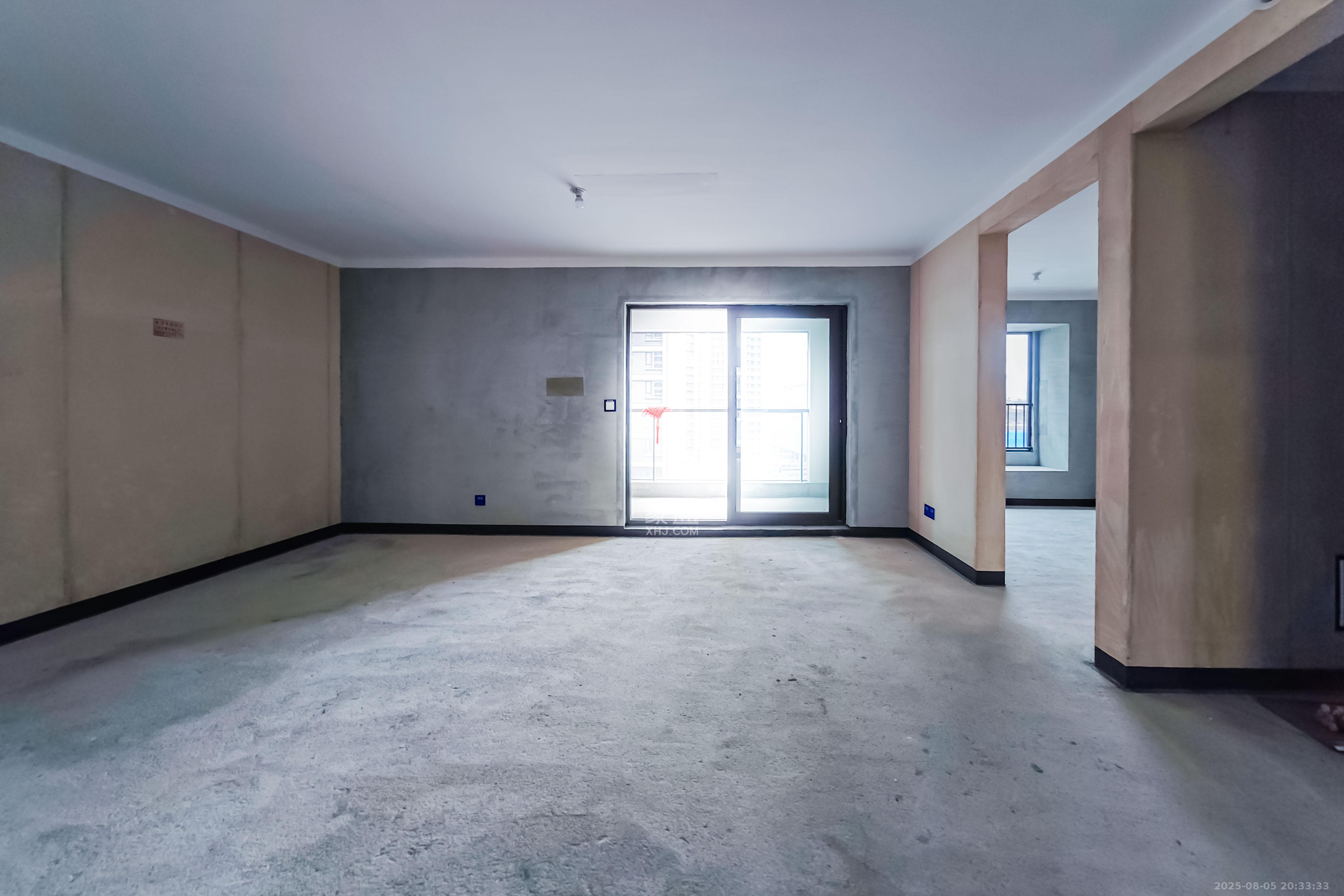 建发玖洲观澜 4室2厅2卫 230.0万 建发玖洲观澜 4室2厅2卫 230.0万客厅