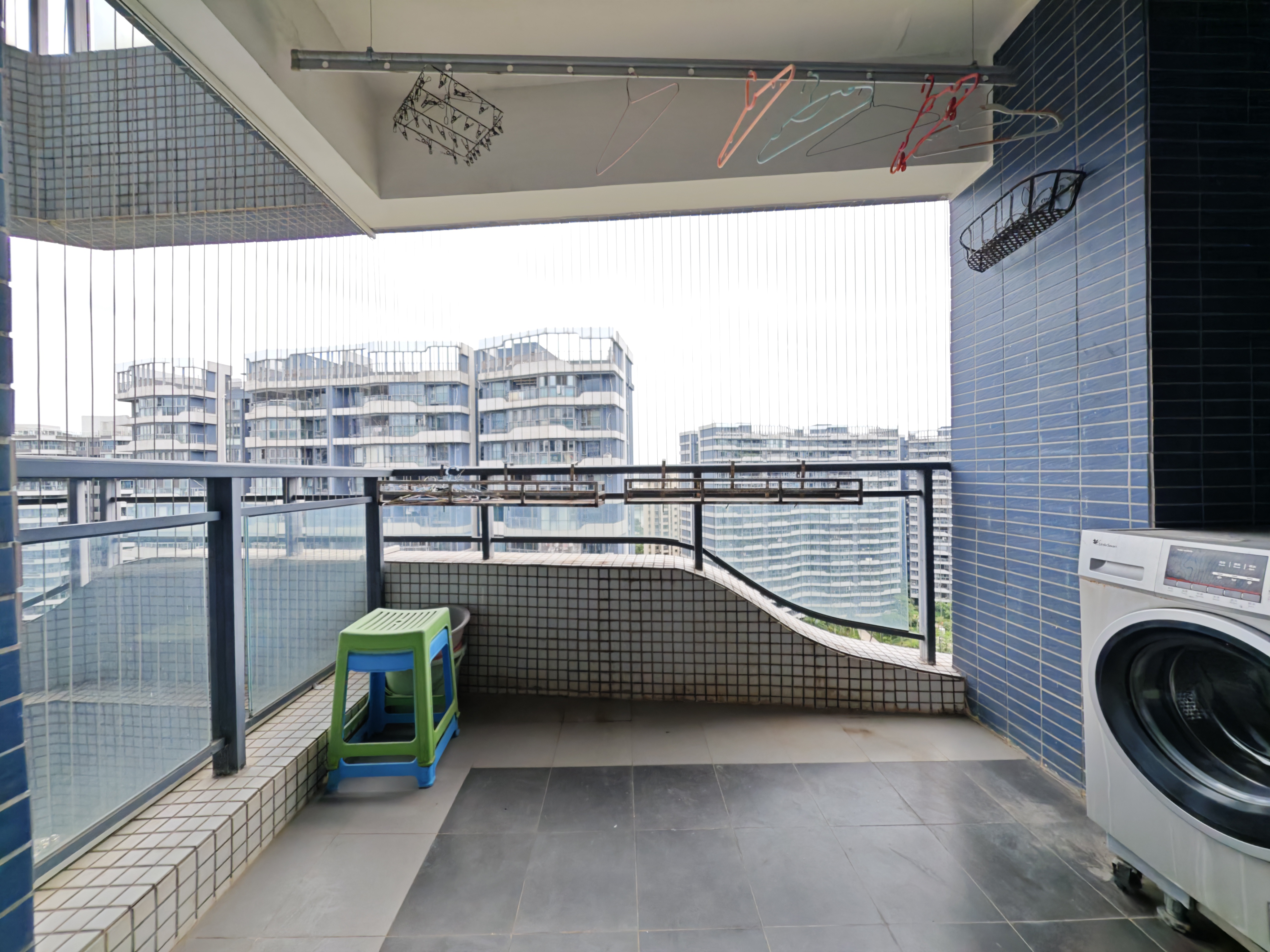 碧桂园滨海国际二期(君临湾) 3室2厅1卫 2500.0元/月 碧桂园滨海国际二期(君临湾) 3室2厅1卫 2500.0元/月室内图