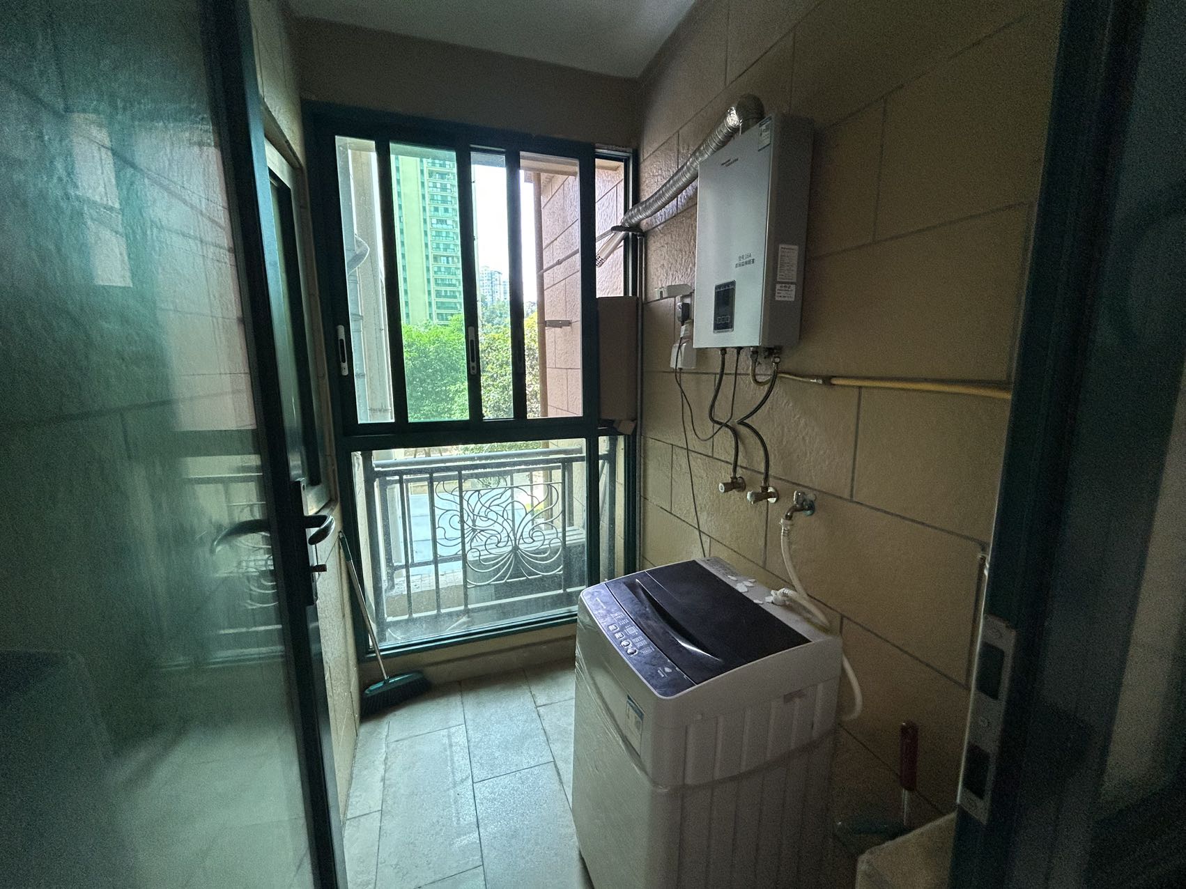 恒大绿洲  2室2厅1卫   1600.00元/月室内图