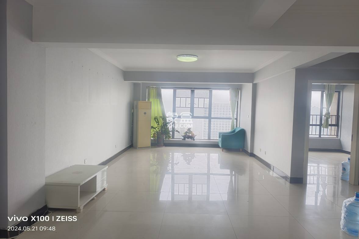 湘腾城市广场 3室2厅1卫 2800.0元/月 湘腾城市广场 3室2厅1卫 2800.0元/月户型图