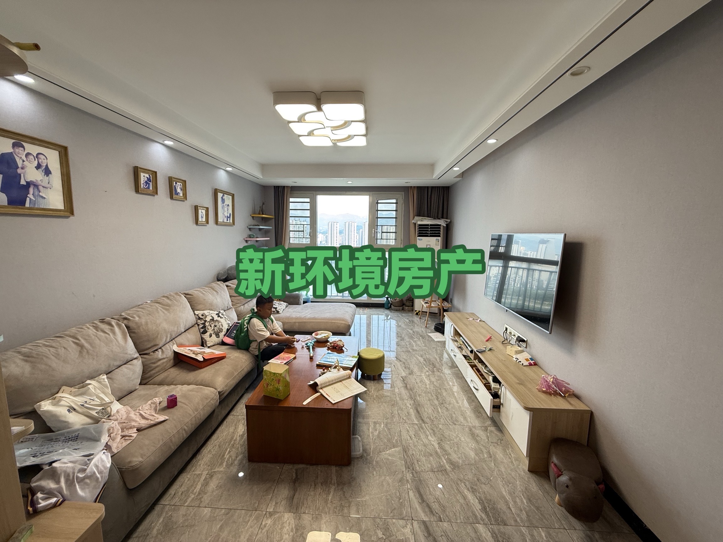 玉恒龙岸小区  3室2厅1卫   77.80万客厅