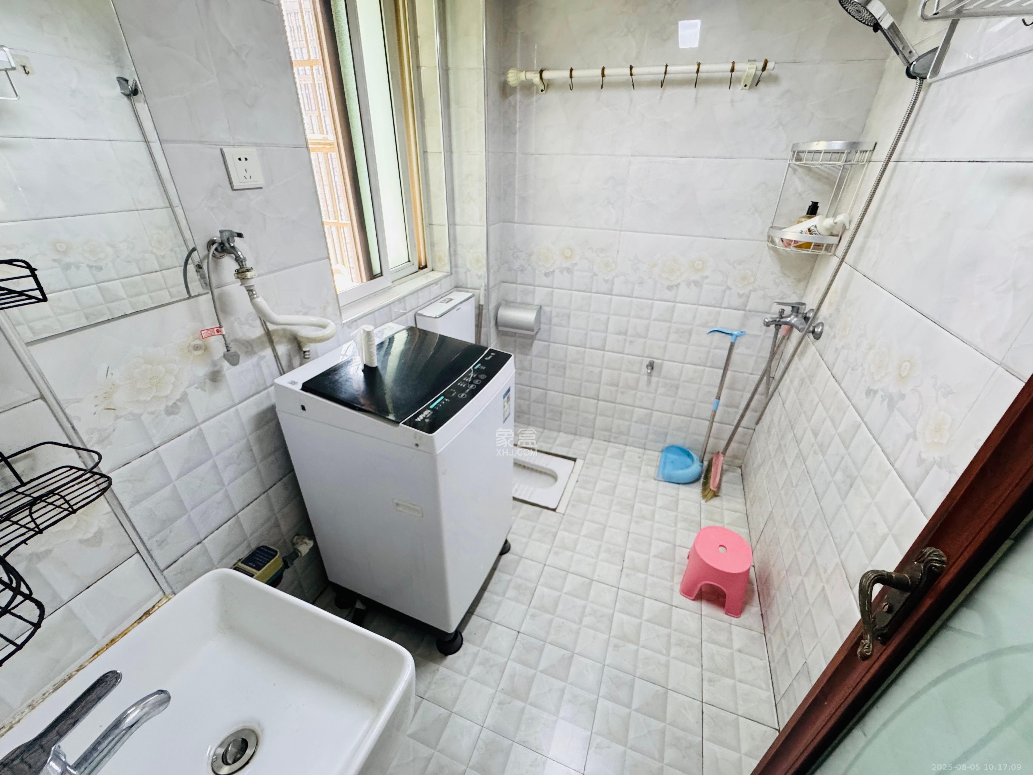 巧克力空间（建鸿达现代大厦）  3室2厅1卫   2300.00元/月室内图