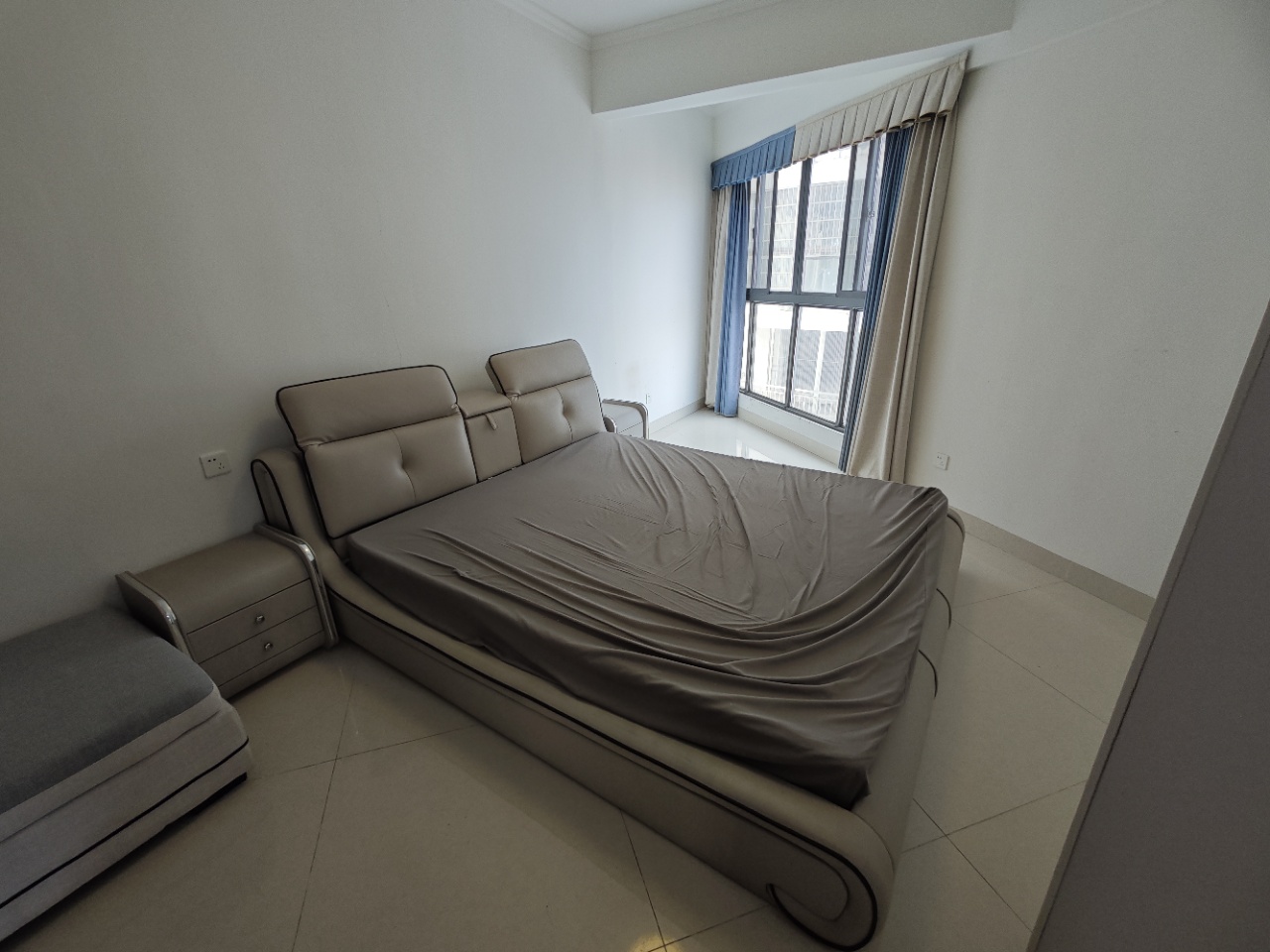 雅居园 4室3厅2卫 2100.0元/月 雅居园 4室3厅2卫 2100.0元/月室内图