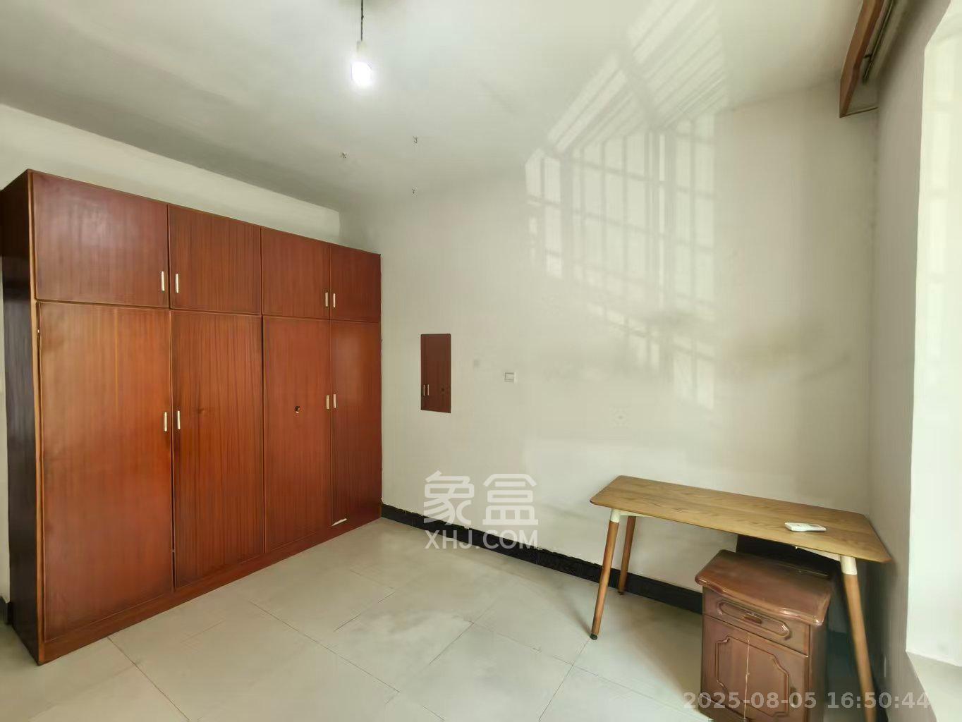 高升小区  3室2厅2卫   2200.00元/月室内图