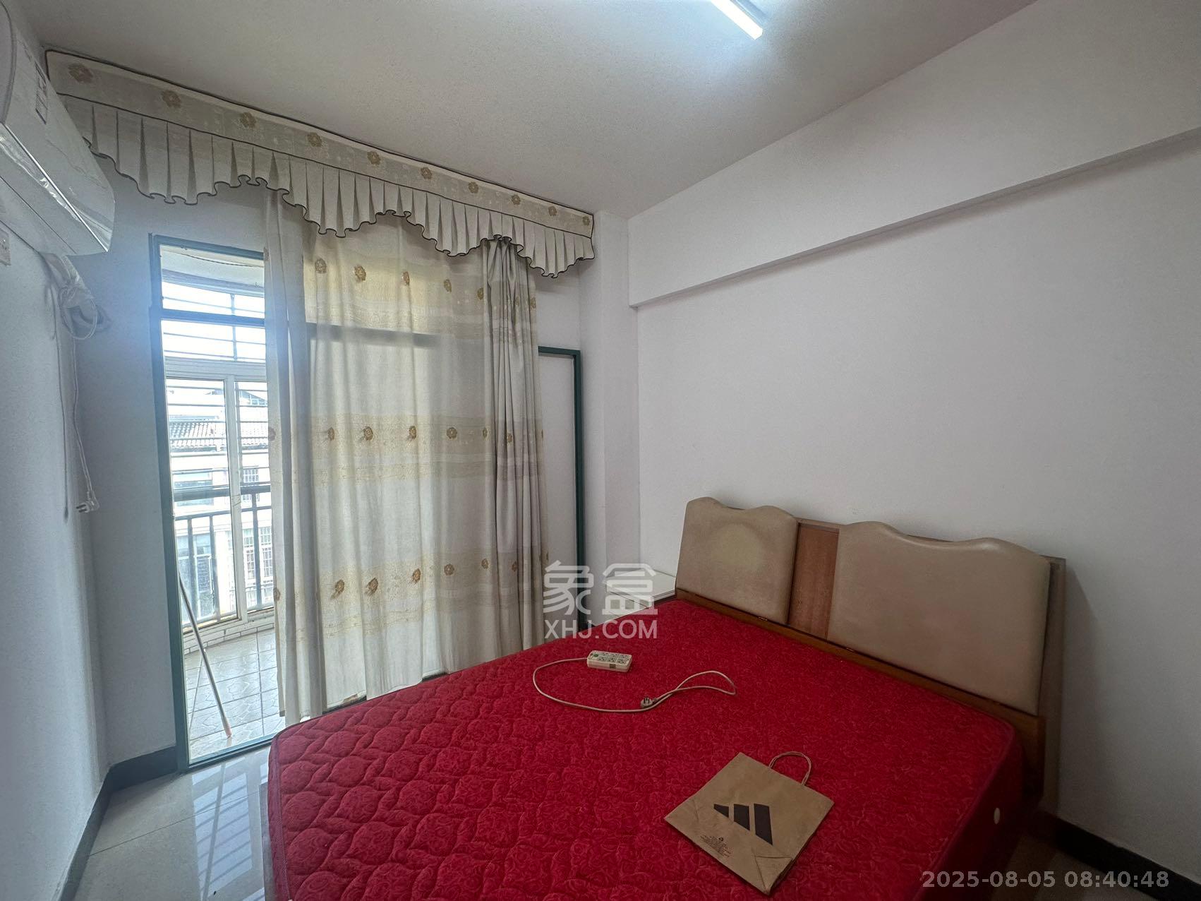 金帆江滨玫瑰园  1室1厅1卫    1450.0元/月室内图