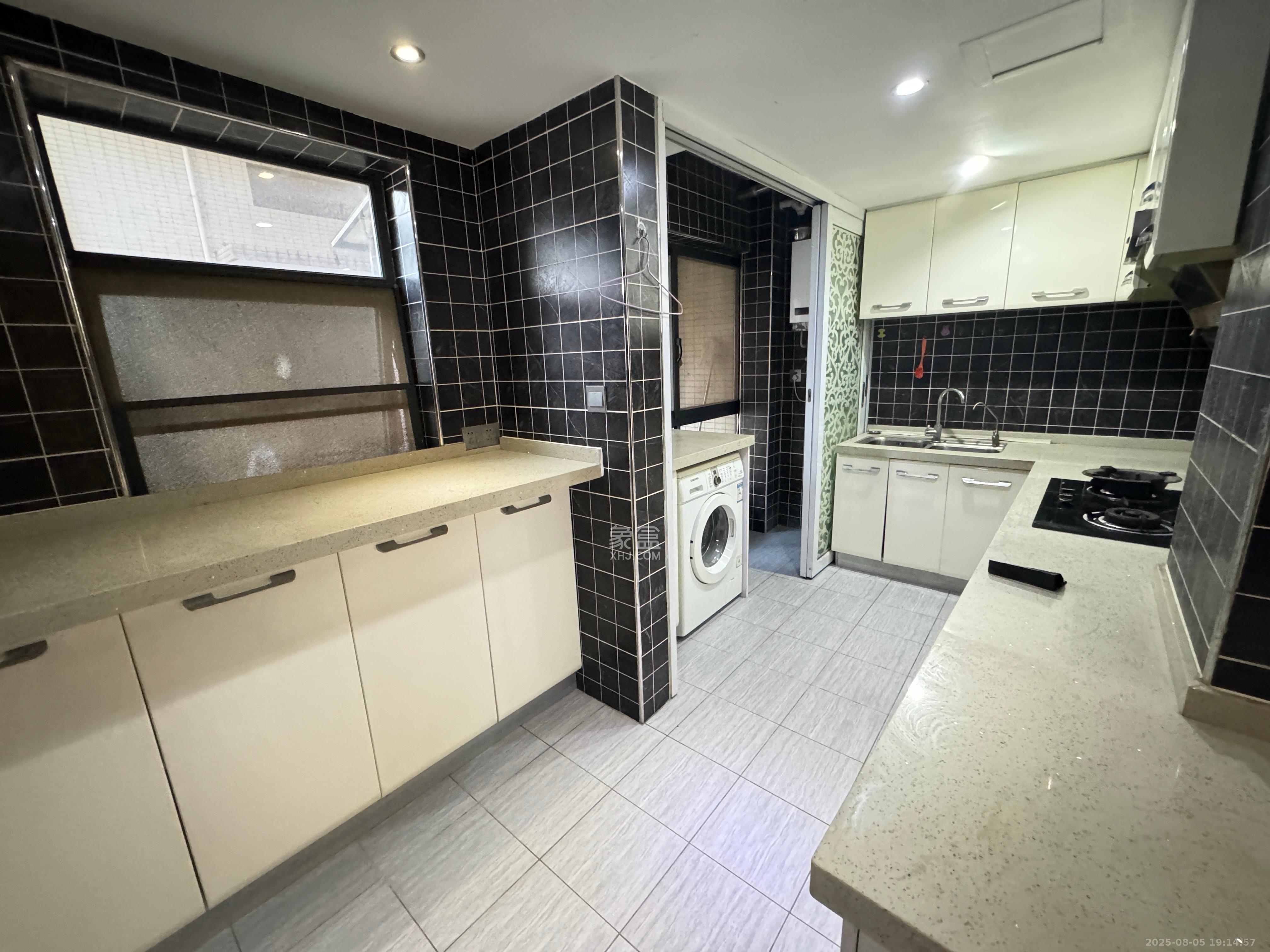 都市兰亭 1室2厅1卫 2300.0元/月 都市兰亭 1室2厅1卫 2300.0元/月室内图