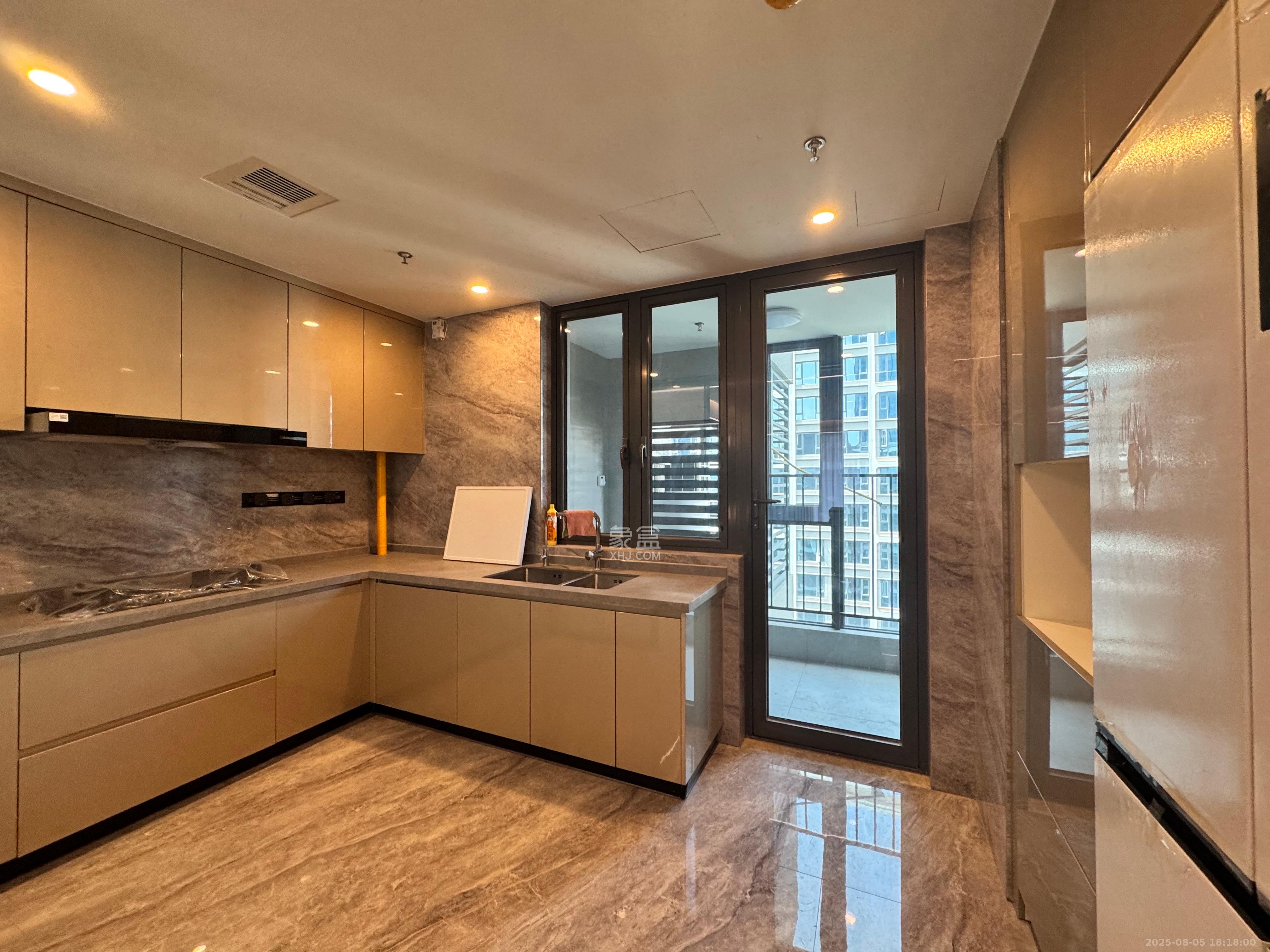 旭辉铂悦湘江  4室2厅4卫    20500.0元/月 旭辉铂悦湘江  4室2厅4卫    20500.0元/月室内图