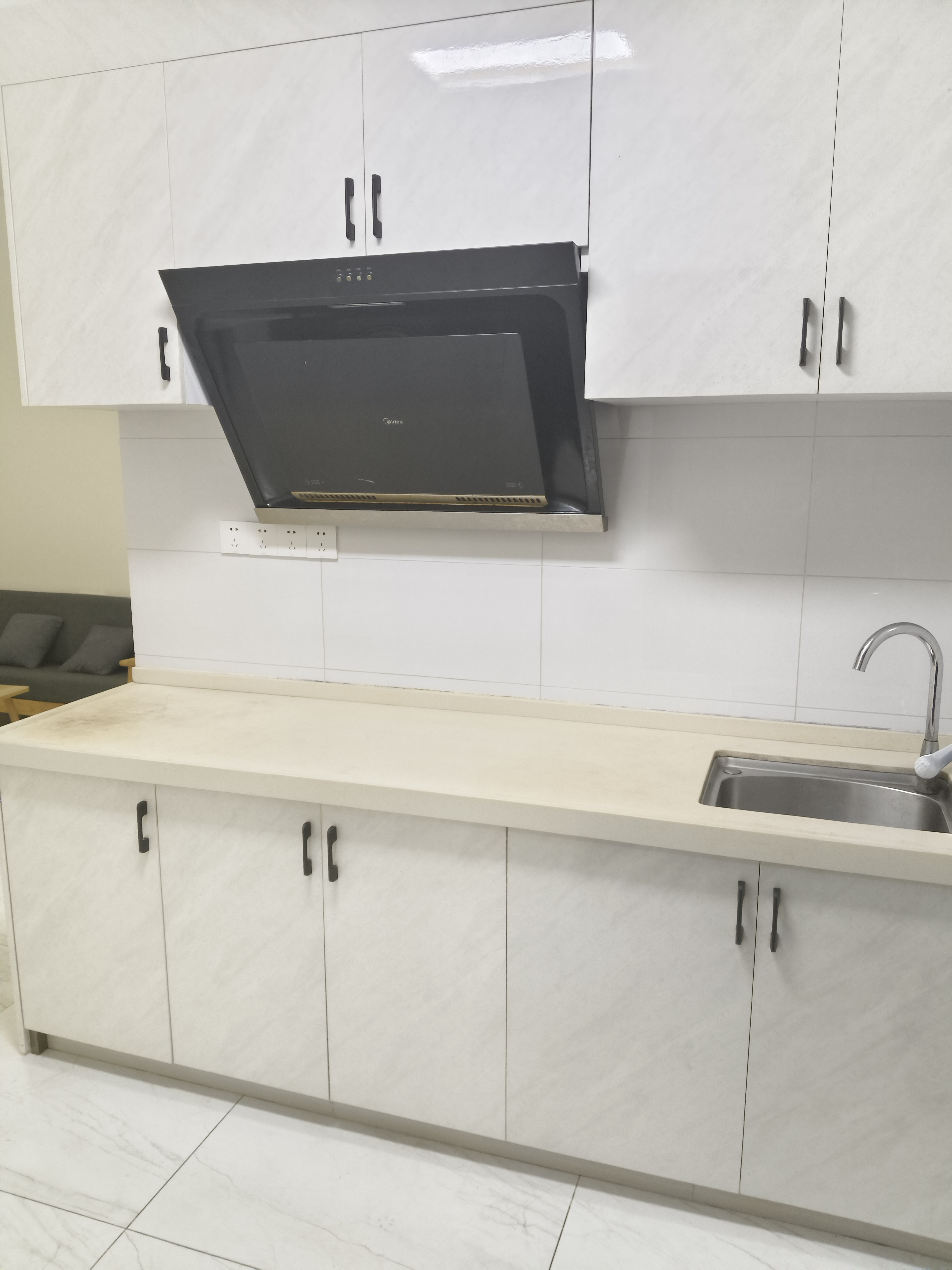 和谐家园(锦和广场)  1室1厅1卫    1800.0元/月 和谐家园(锦和广场)  1室1厅1卫    1800.0元/月室内图