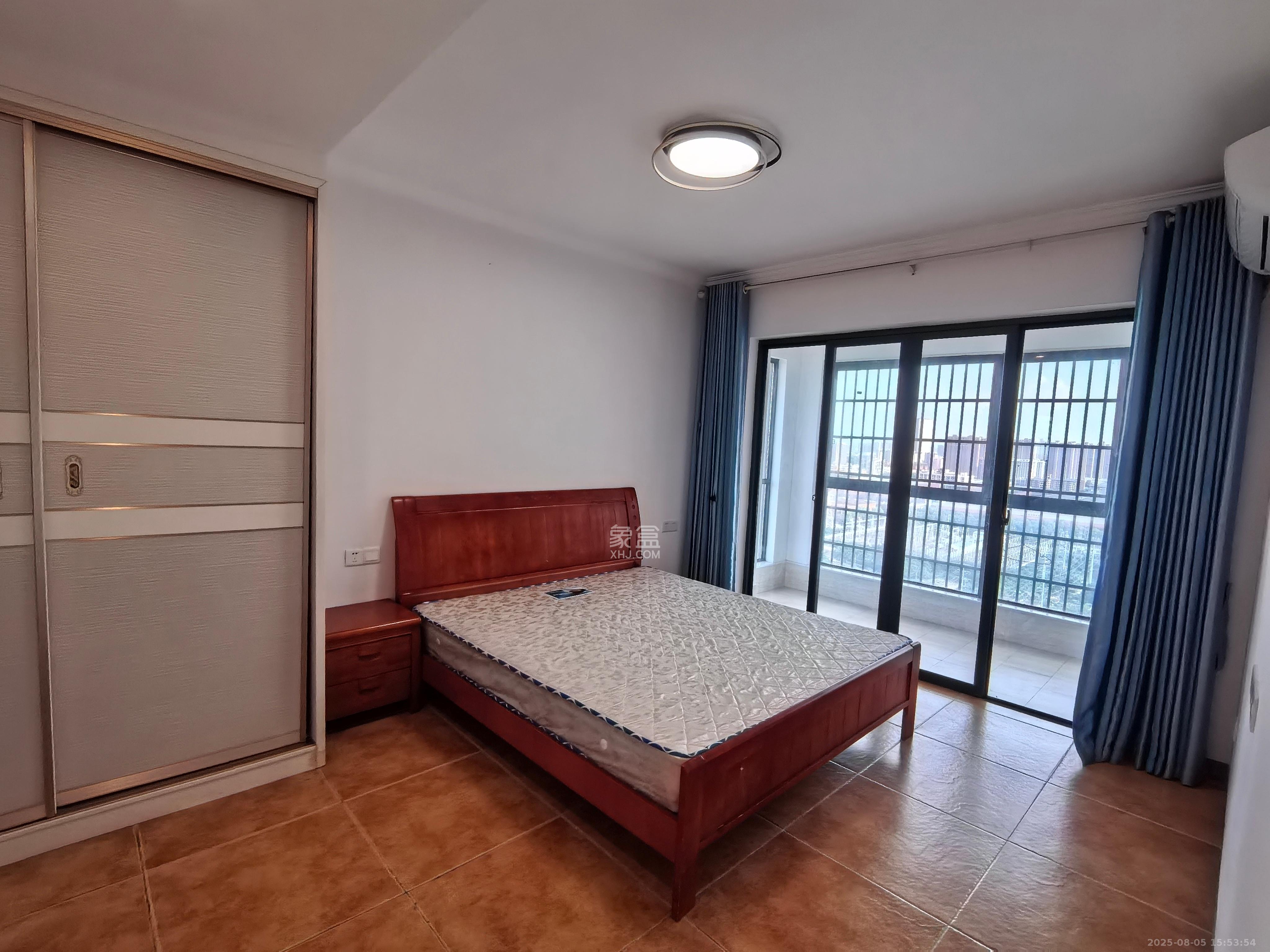 深业睿城 3室2厅2卫 2500.0元/月 深业睿城 3室2厅2卫 2500.0元/月室内图