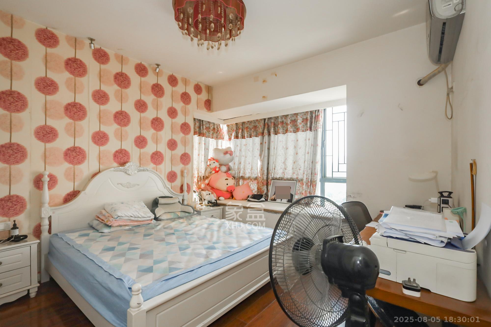 金麓国际  3室2厅1卫    138.0万卧室