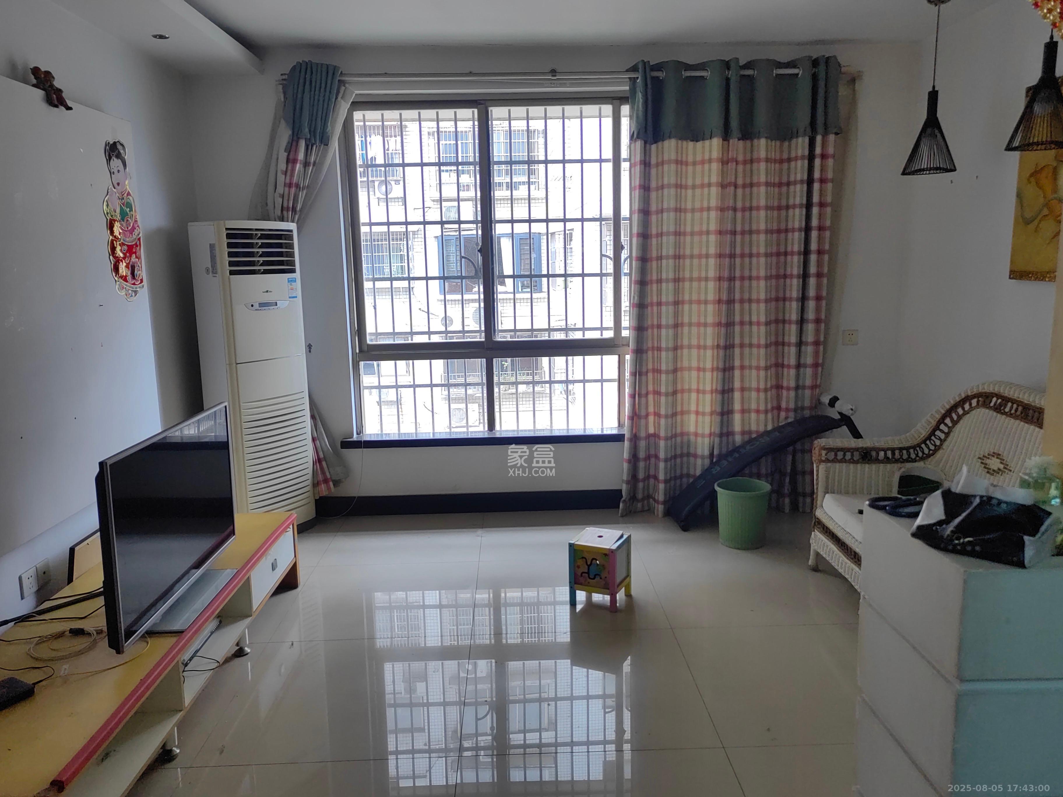 阳明山庄 4室2厅2卫 2000.0元/月 阳明山庄 4室2厅2卫 2000.0元/月室内图