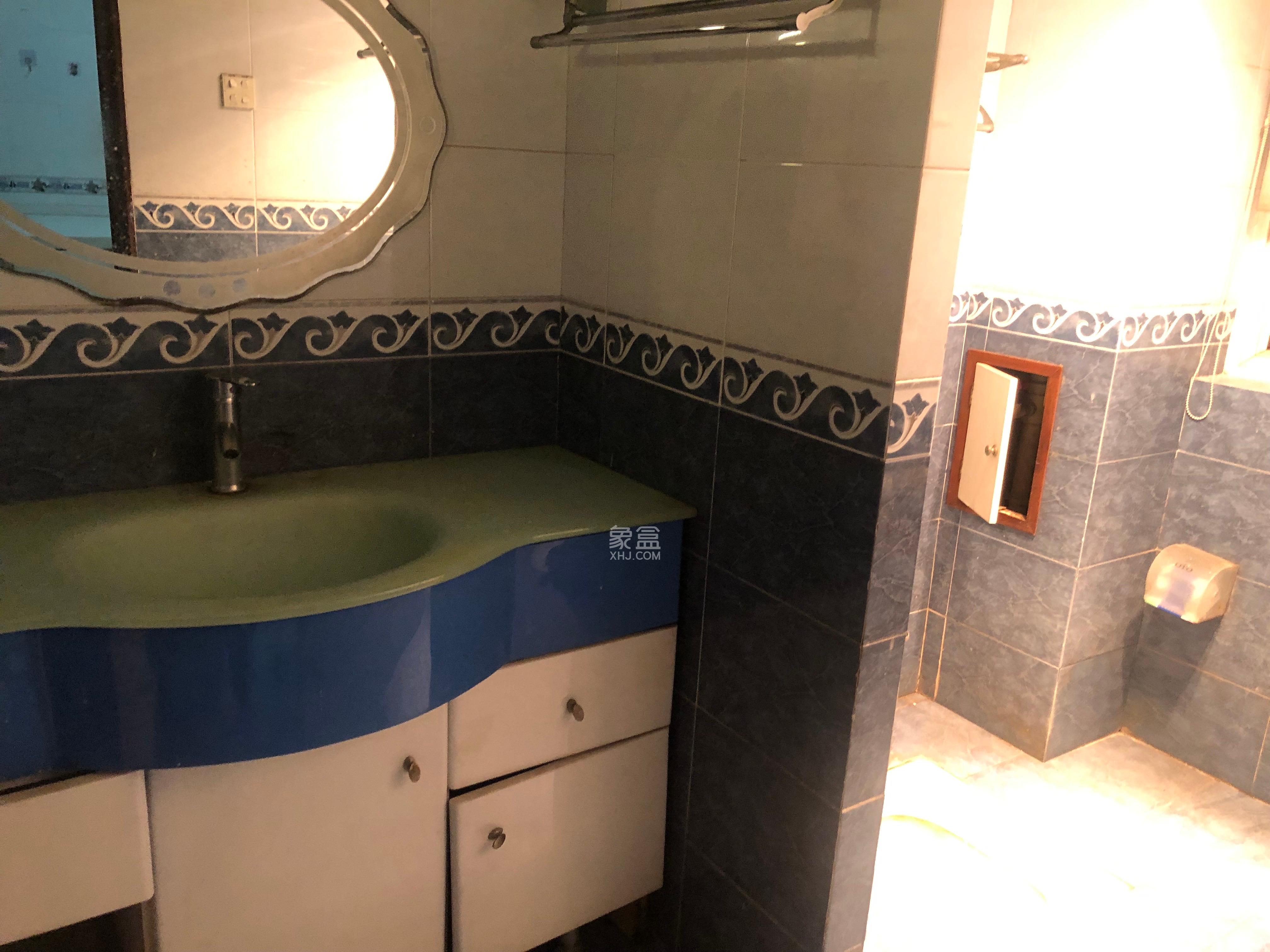 政华嘉园 3室2厅2卫 2600.0元/月 政华嘉园 3室2厅2卫 2600.0元/月室内图