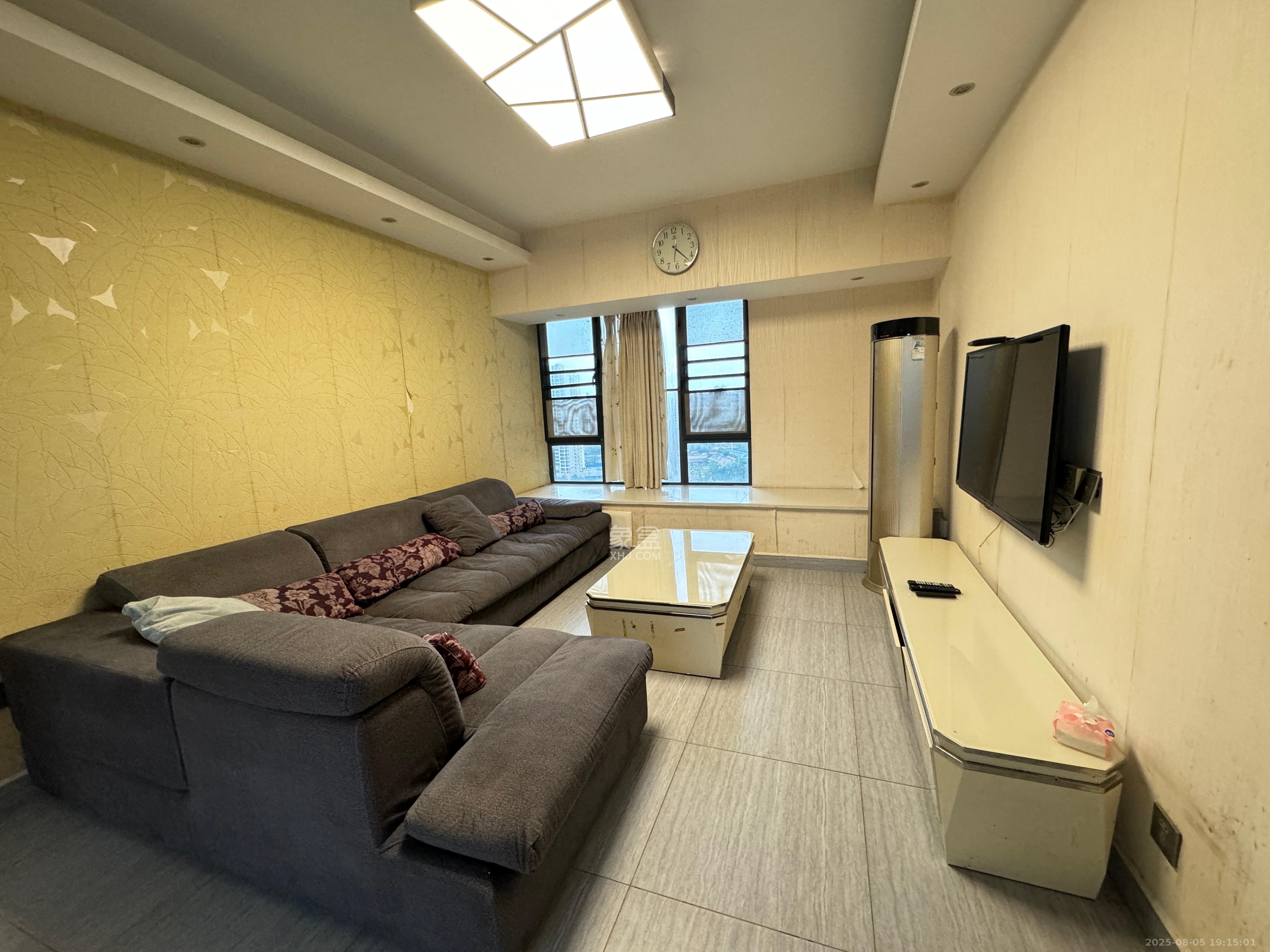 都市兰亭 1室2厅1卫 2300.0元/月 都市兰亭 1室2厅1卫 2300.0元/月室内图