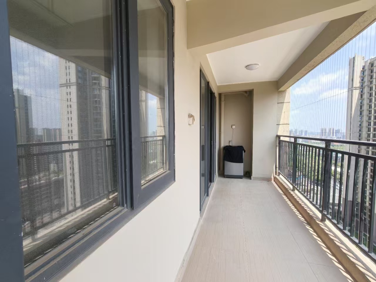 碧桂园梓山府 4室2厅2卫 2400.0元/月 碧桂园梓山府 4室2厅2卫 2400.0元/月室内图