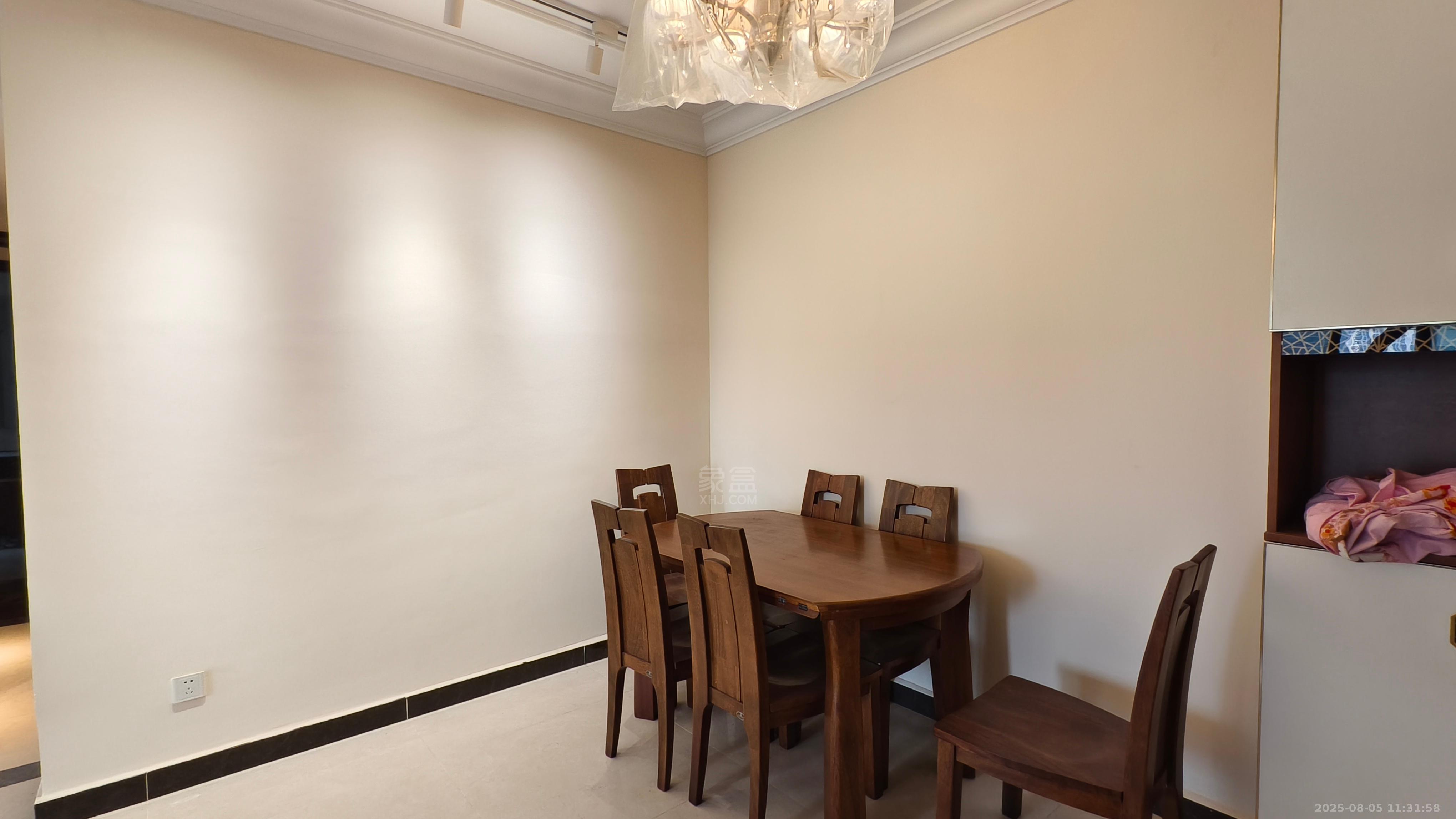 恒大华府  3室2厅2卫    2400.0元/月室内图