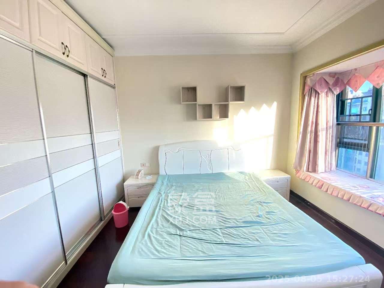 恒大绿洲  3室2厅2卫    2700.0元/月室内图