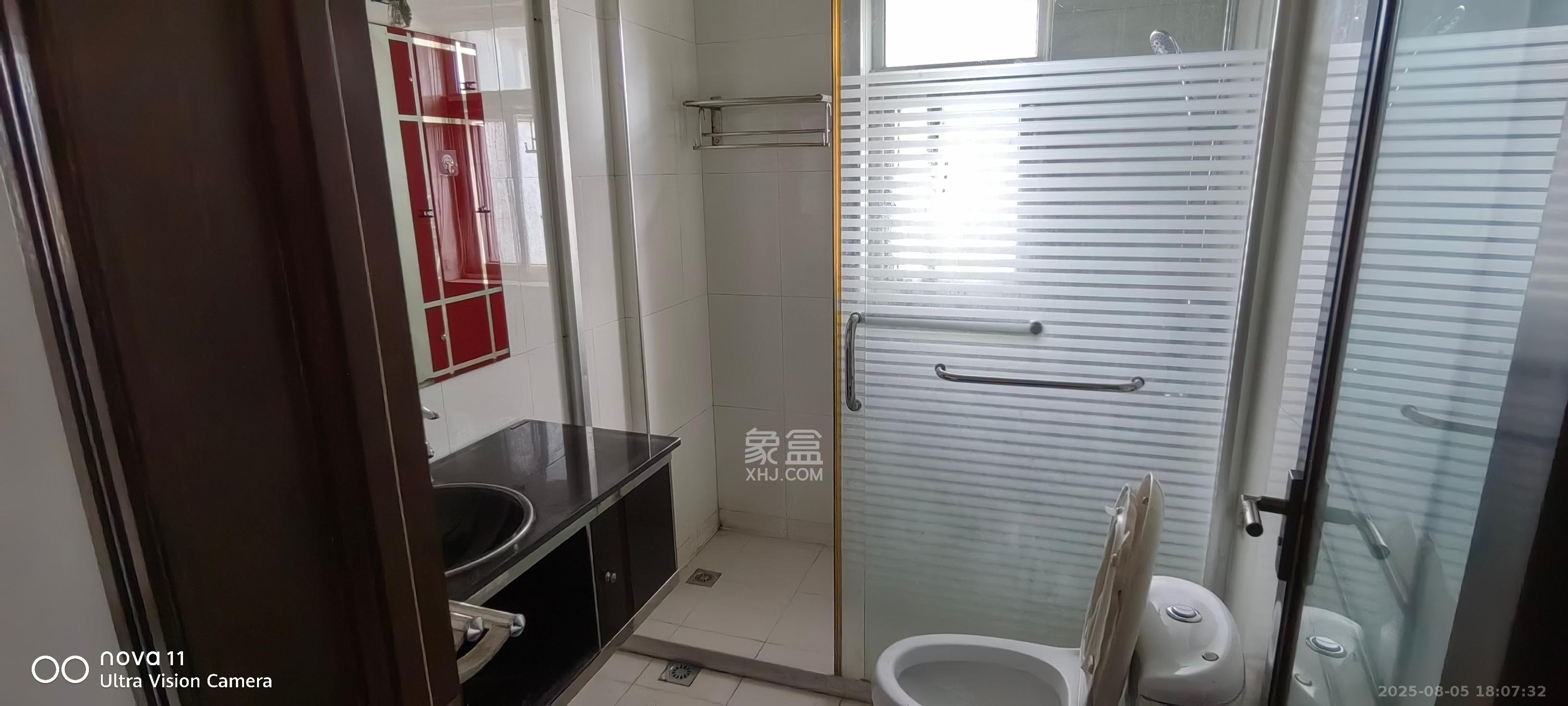 未来现代城  4室2厅2卫    2200.0元/月室内图