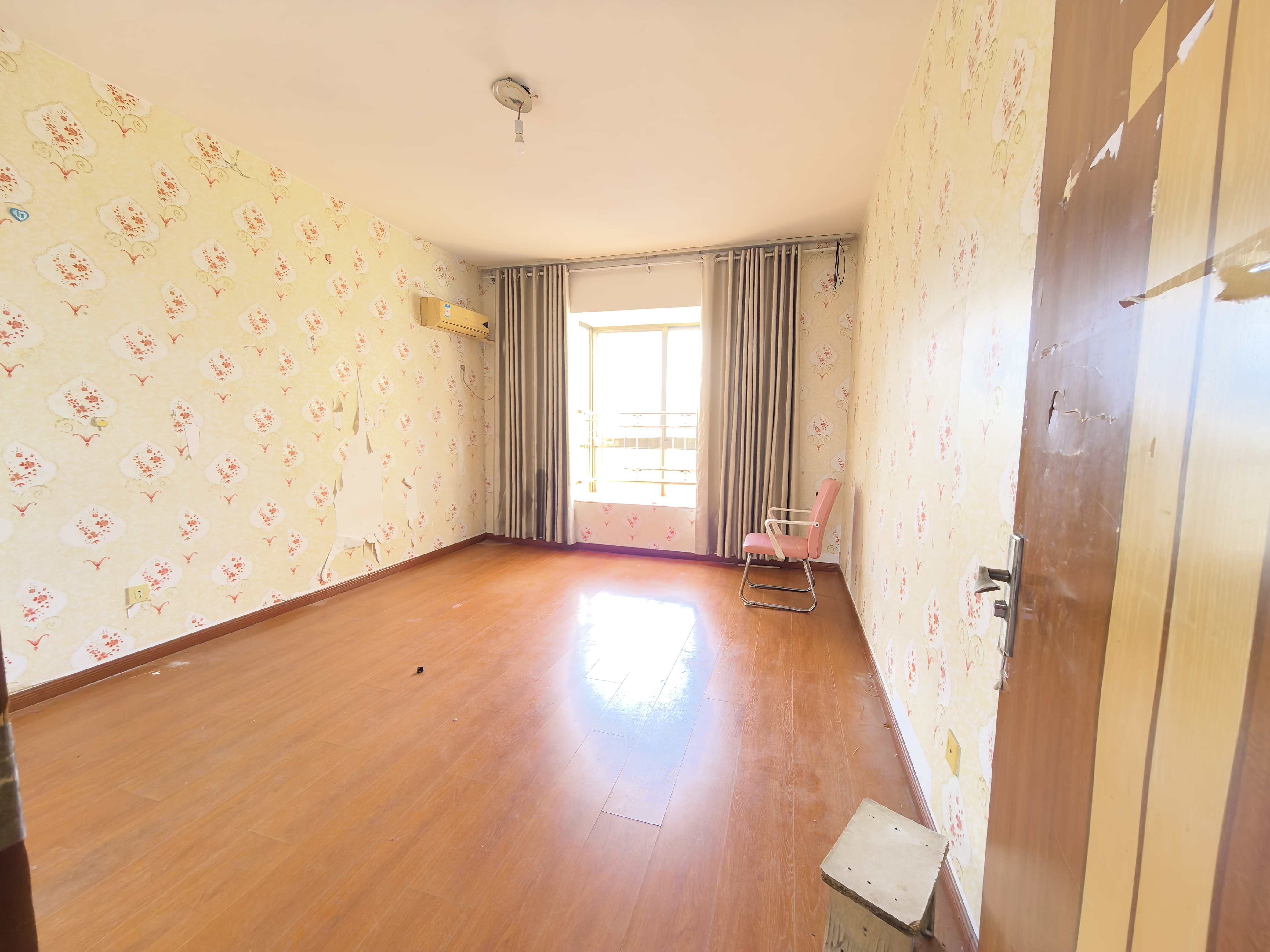 润沁园（润沁公馆）  5室2厅2卫    3000.0元/月户型图