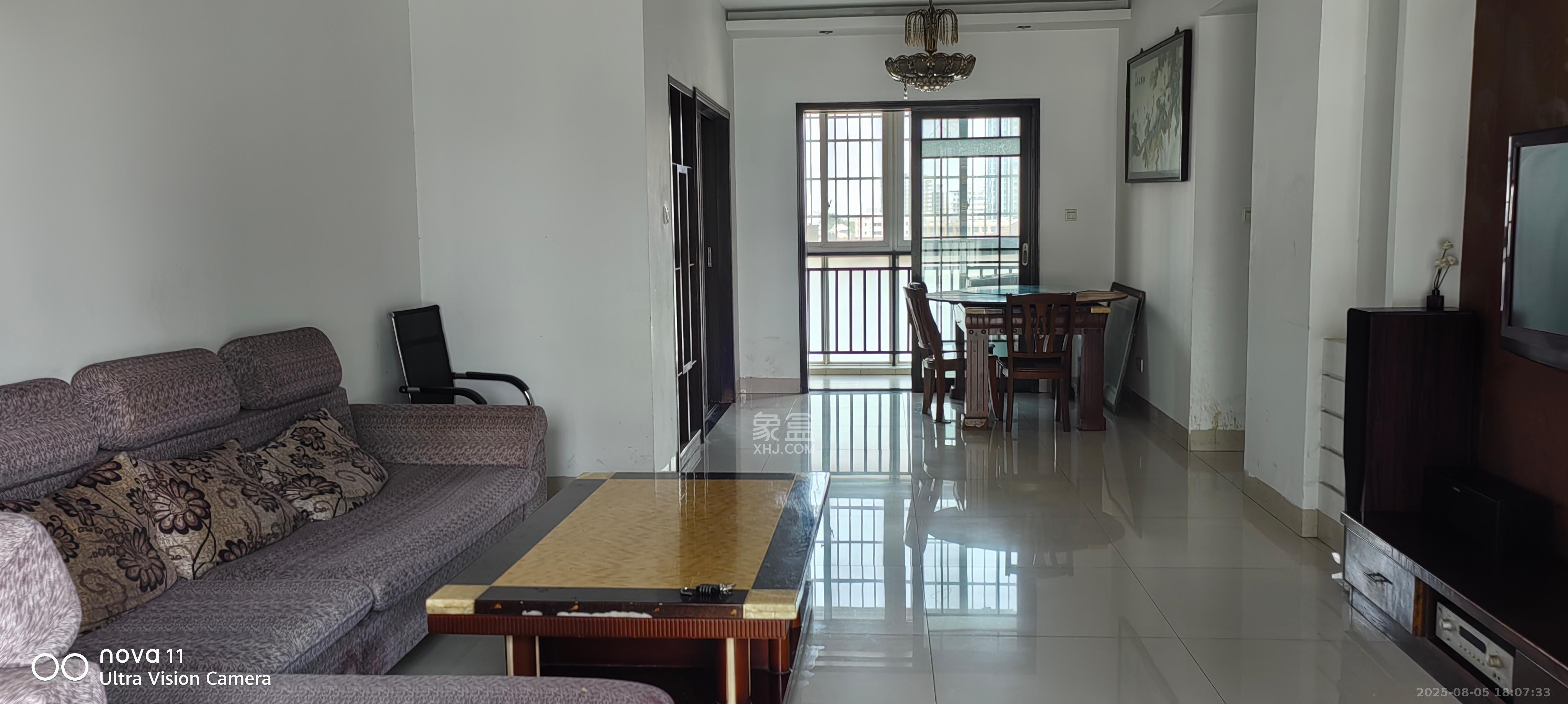 未来现代城  4室2厅2卫    2200.0元/月室内图