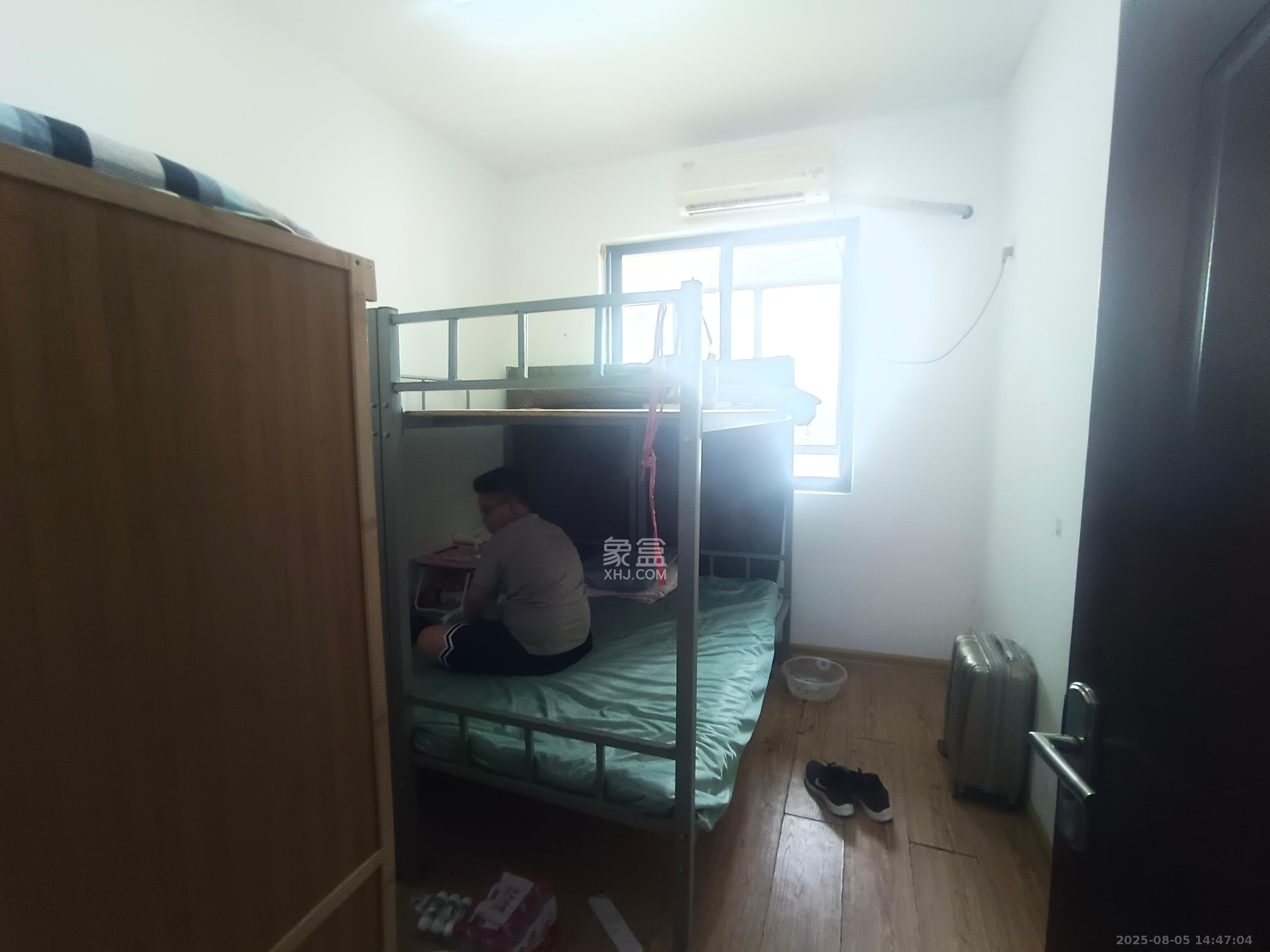 长大彩虹都  4室2厅2卫   2700.00元/月室内图