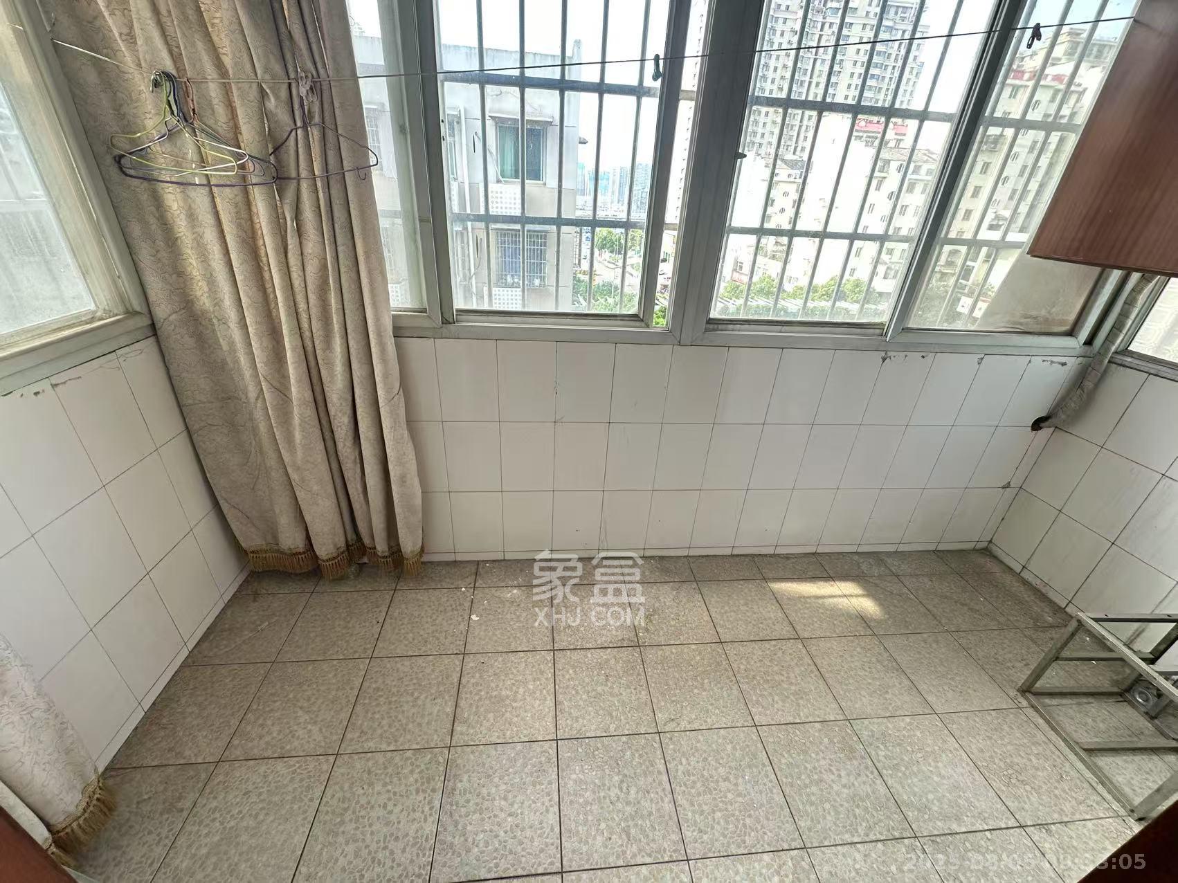 新开铺176号(环线拆迁指挥部) 3室2厅1卫 1600.0元/月 新开铺176号(环线拆迁指挥部) 3室2厅1卫 1600.0元/月室内图