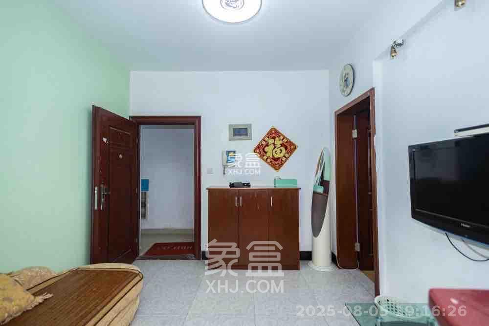 彩都公寓  1室0厅0卫    1600.0元/月 彩都公寓  1室0厅0卫    1600.0元/月