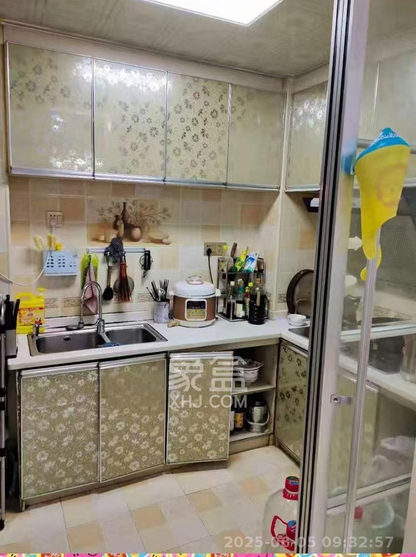 华美公寓(新猎鹰公寓)  3室2厅1卫    2000.0元/月 华美公寓(新猎鹰公寓)  3室2厅1卫    2000.0元/月室内图