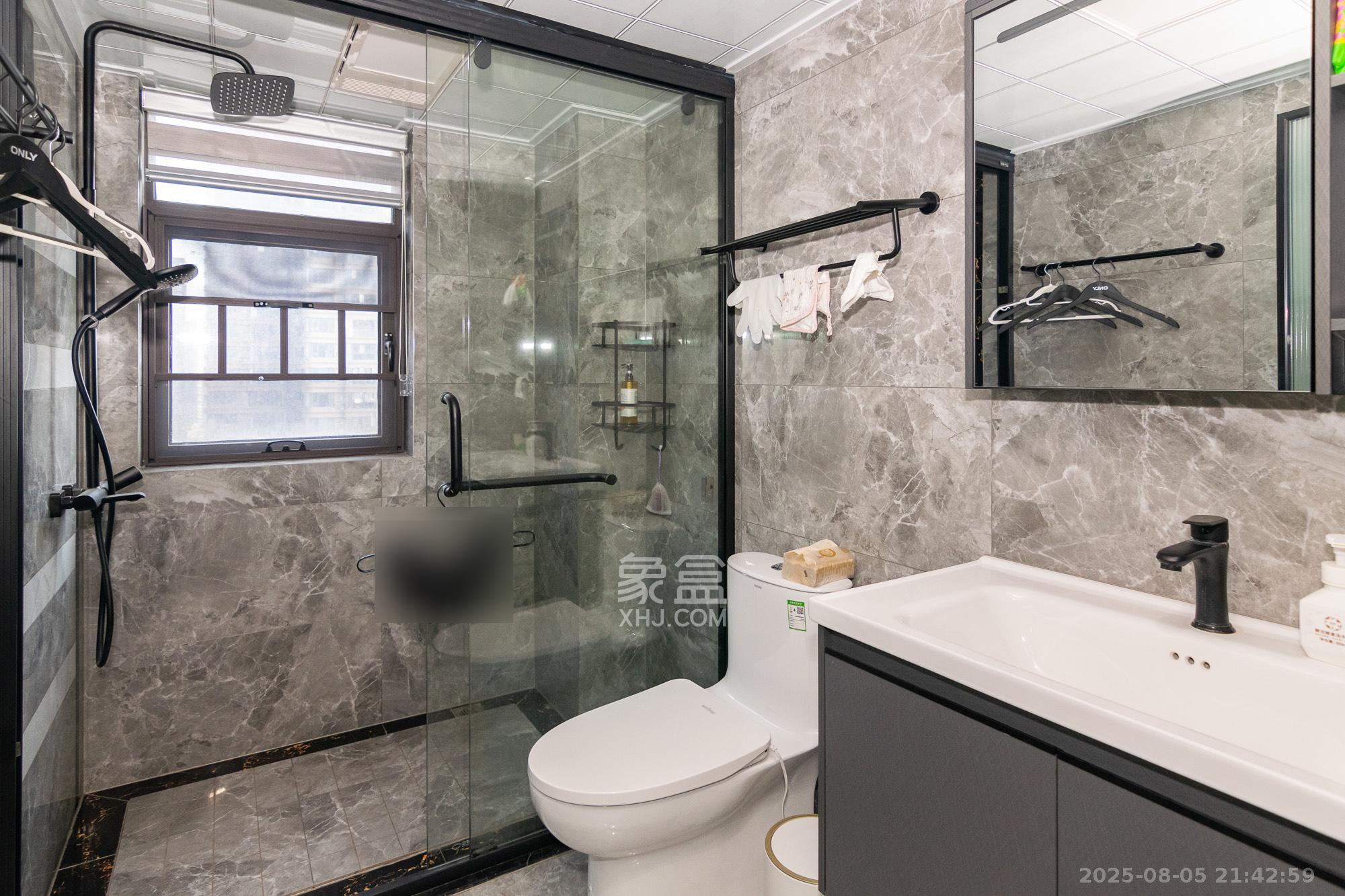 润和长郡(润和紫郡二三期) 4室2厅2卫 149.0万 润和长郡(润和紫郡二三期) 4室2厅2卫 149.0万卫生间