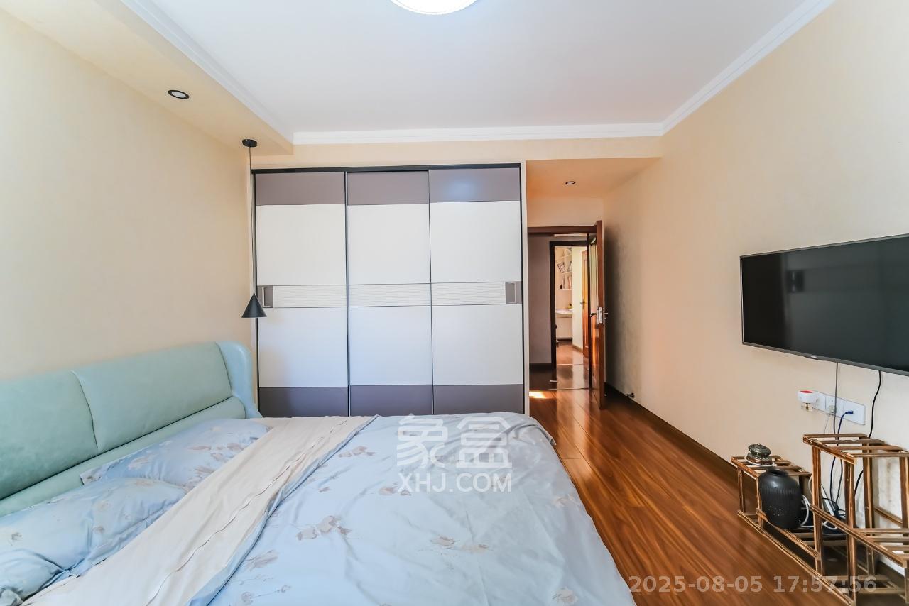 丰源国际  4室2厅2卫    2800.0元/月室内图