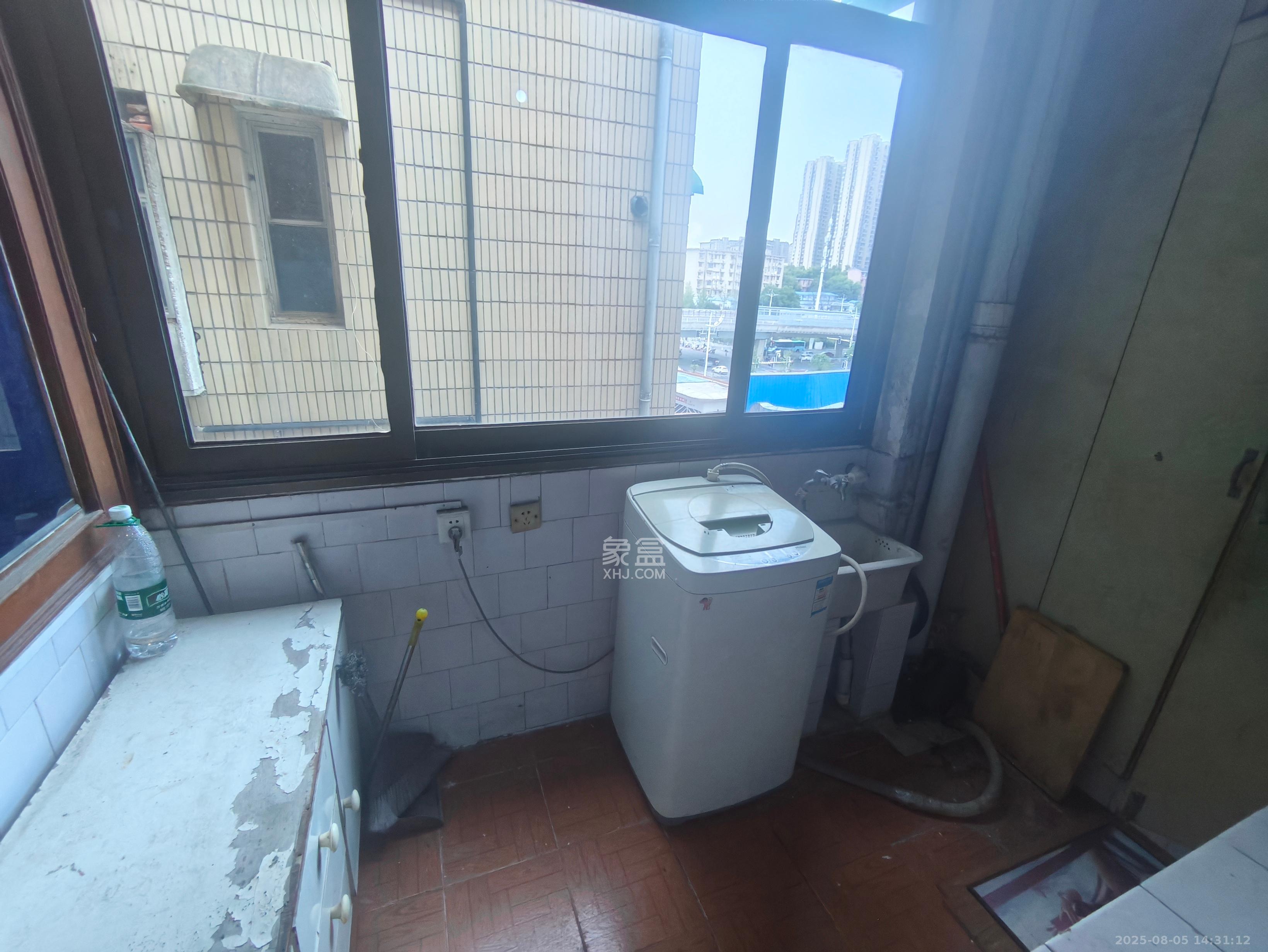 乡镇公寓 2室1厅1卫 1400.0元/月 乡镇公寓 2室1厅1卫 1400.0元/月室内图