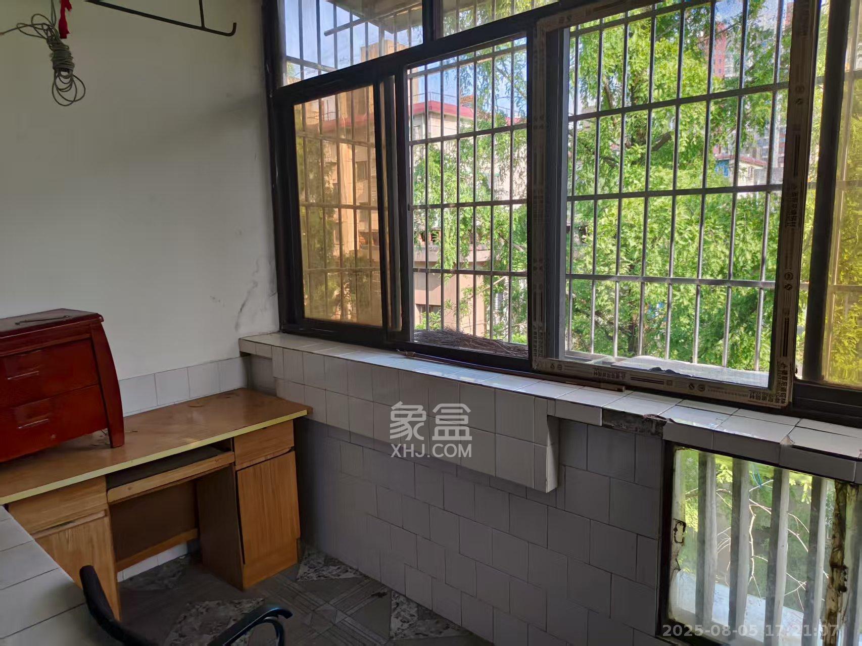 牛奶公司宿舍（和达公寓）  2室1厅1卫    1300.0元/月室内图