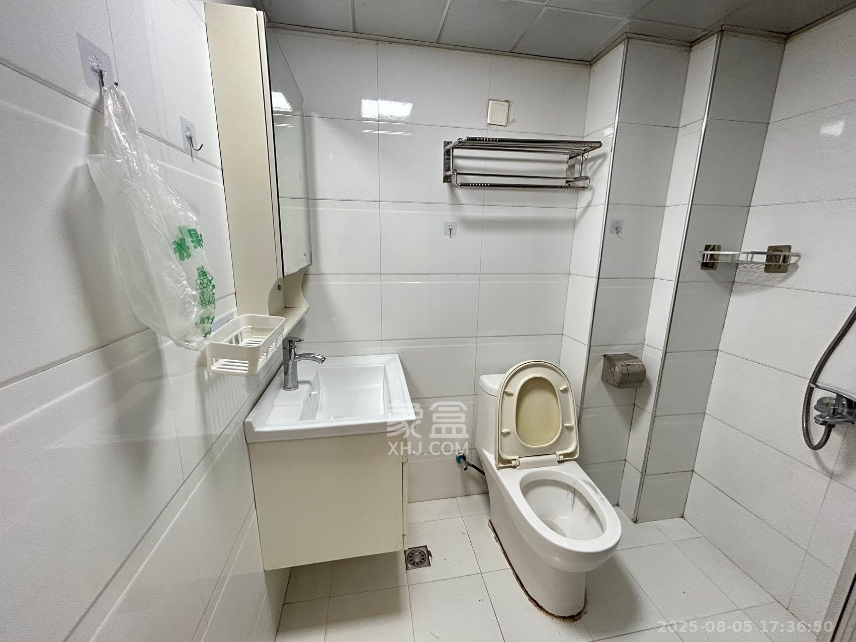 中信城市广场(中信新城一期)  2室1厅1卫    1600.0元/月 中信城市广场(中信新城一期)  2室1厅1卫    1600.0元/月室内图