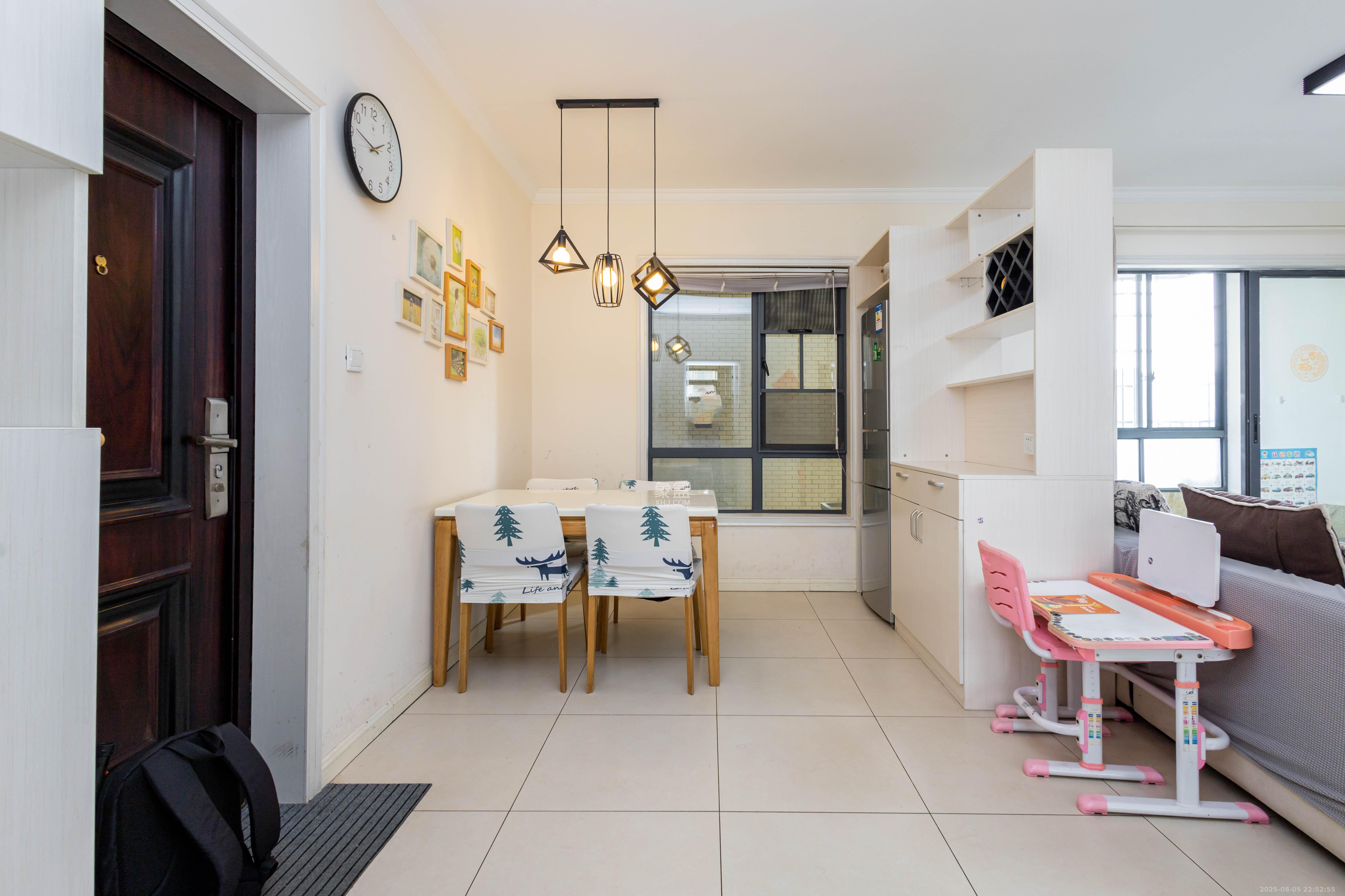 中国铁建国际城二期  3室2厅1卫    52.0万客厅