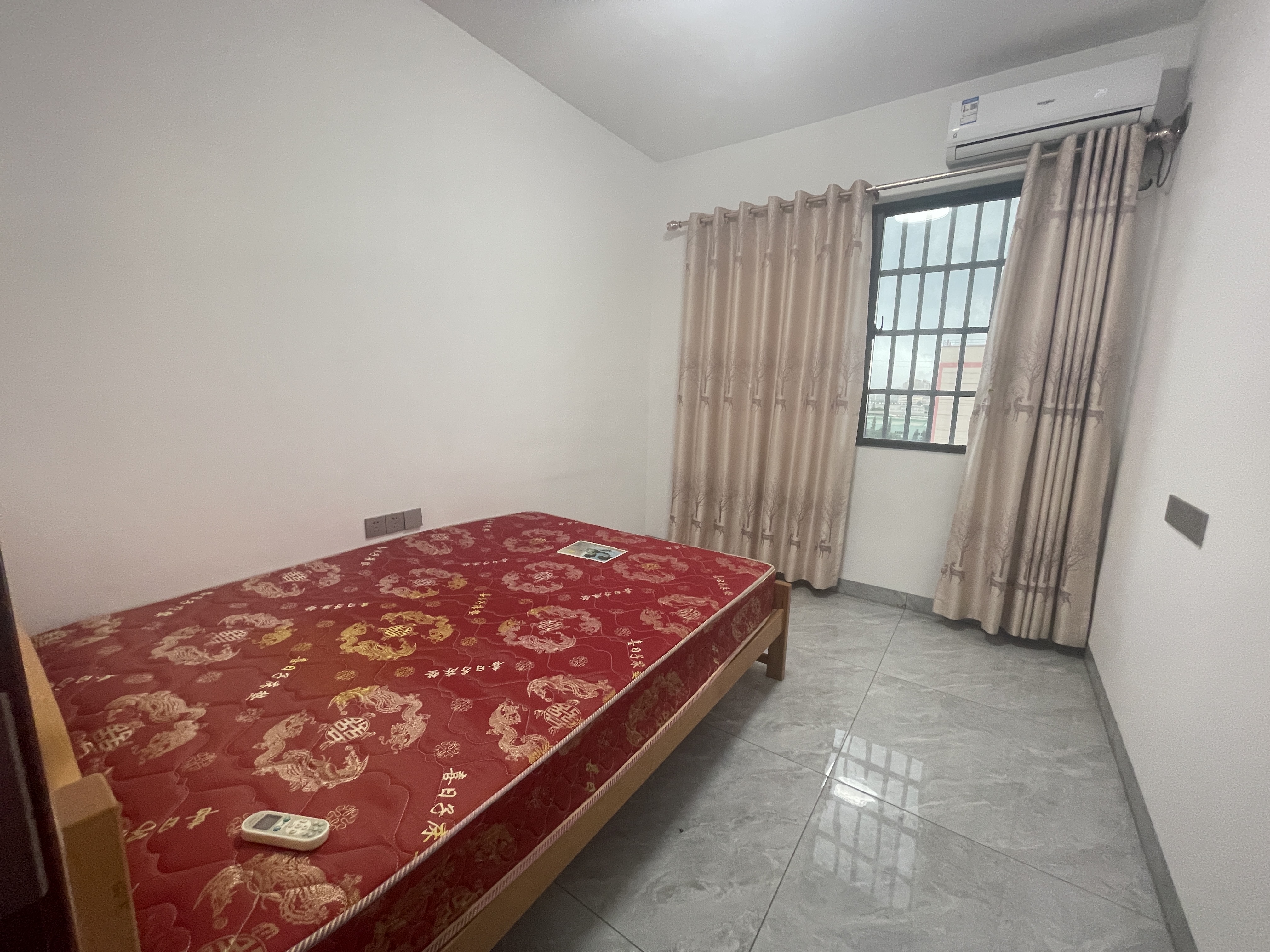 伟业智青春 3室2厅2卫 160.0万 伟业智青春 3室2厅2卫 160.0万客厅