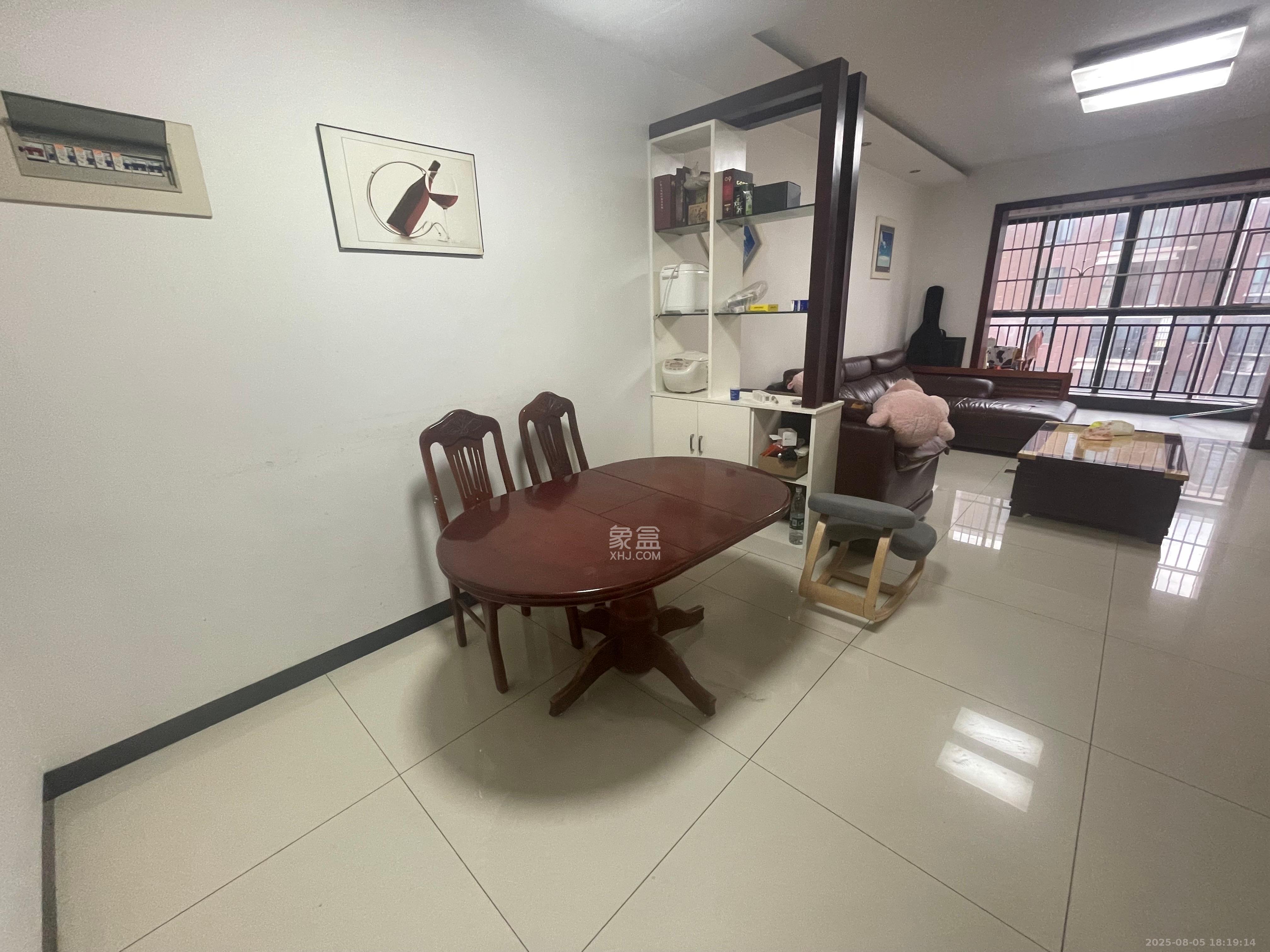 星城荣域 3室2厅2卫 3000.0元/月 星城荣域 3室2厅2卫 3000.0元/月室内图