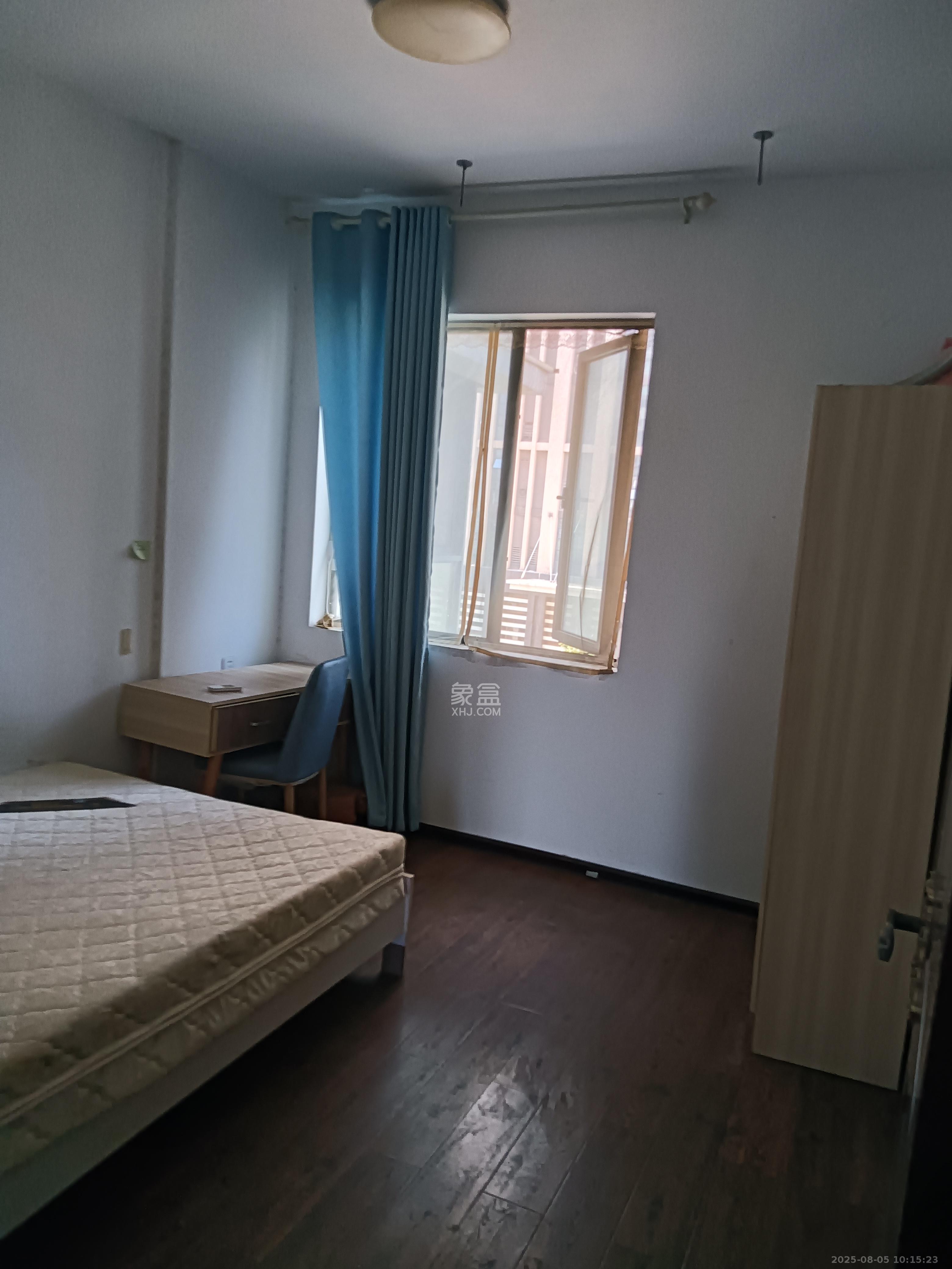 天翼花园（中国电信单位房）  4室2厅2卫    3200.0元/月室内图