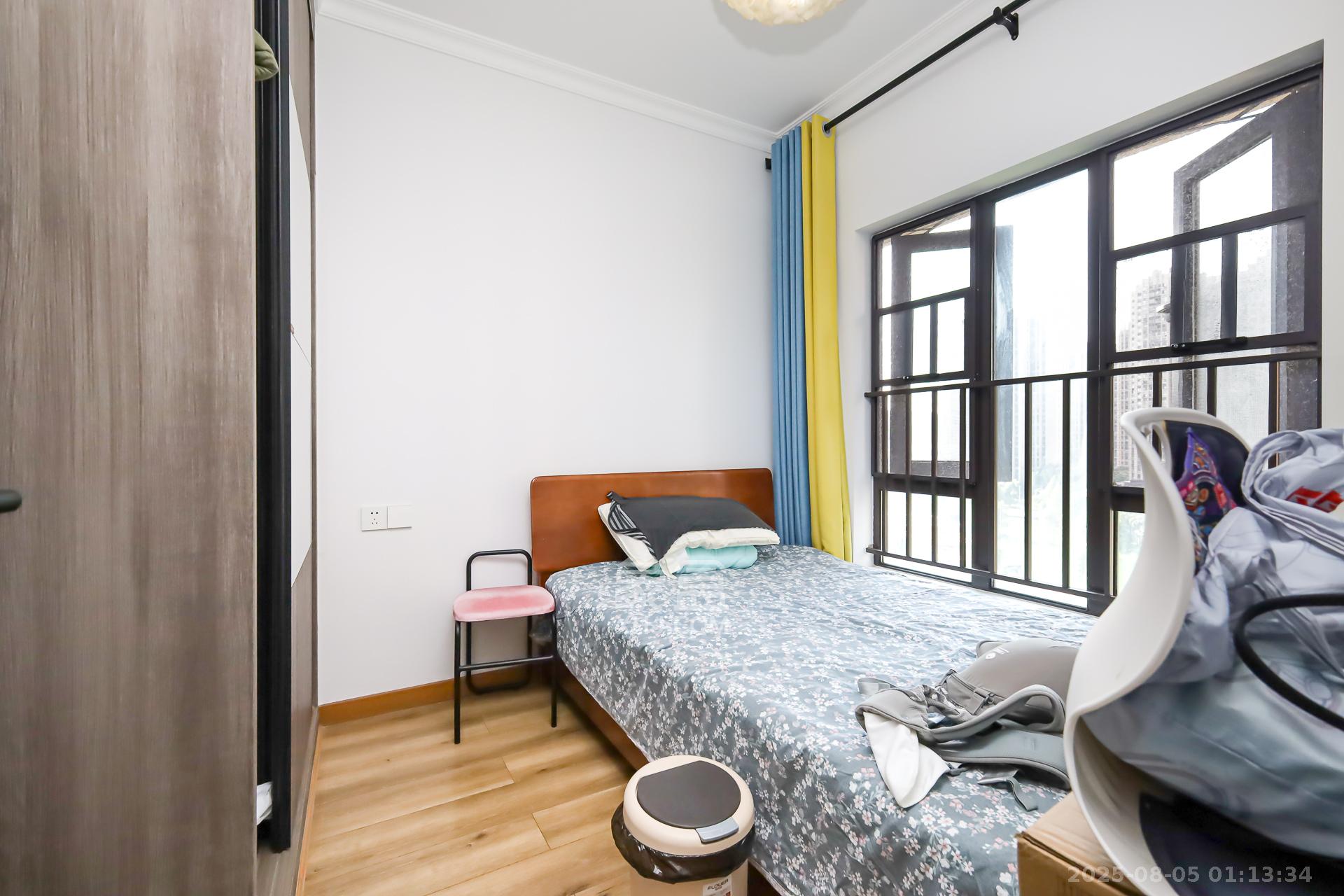 时代倾城五期 4室2厅2卫 98.0万 时代倾城五期 4室2厅2卫 98.0万卧室