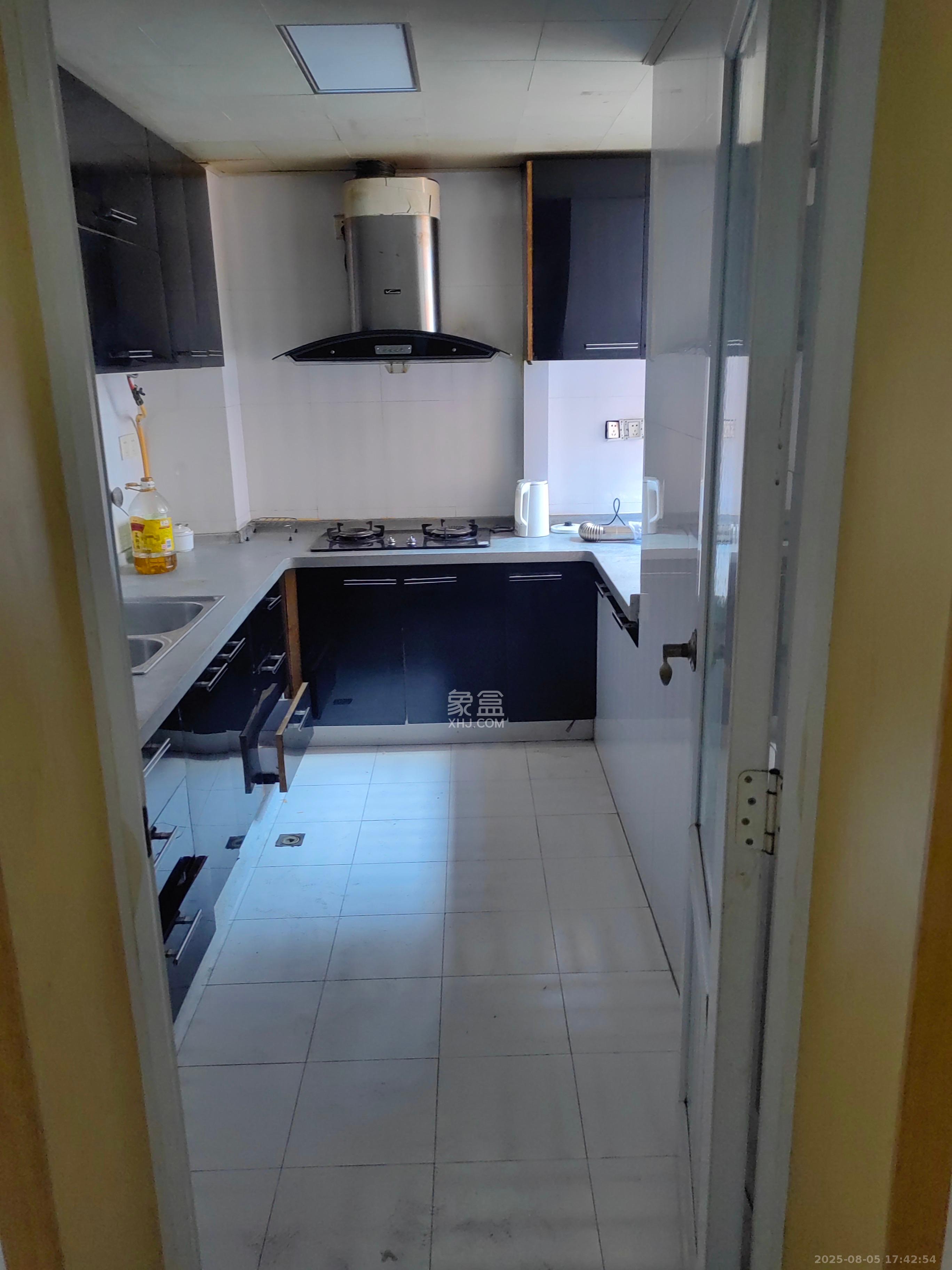 阳明山庄 4室2厅2卫 2000.0元/月 阳明山庄 4室2厅2卫 2000.0元/月室内图