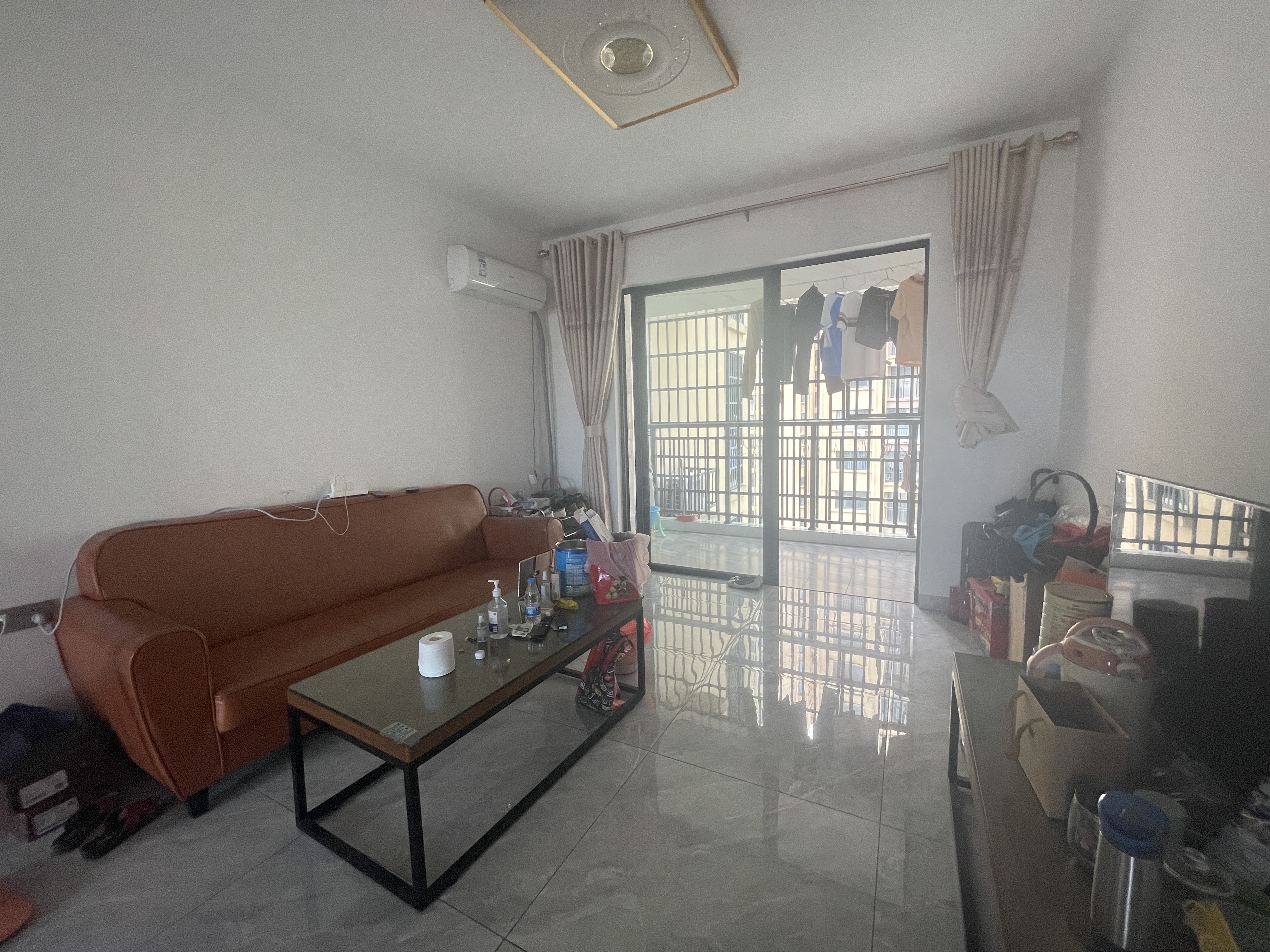 伟业智青春 3室2厅2卫 160.0万 伟业智青春 3室2厅2卫 160.0万客厅