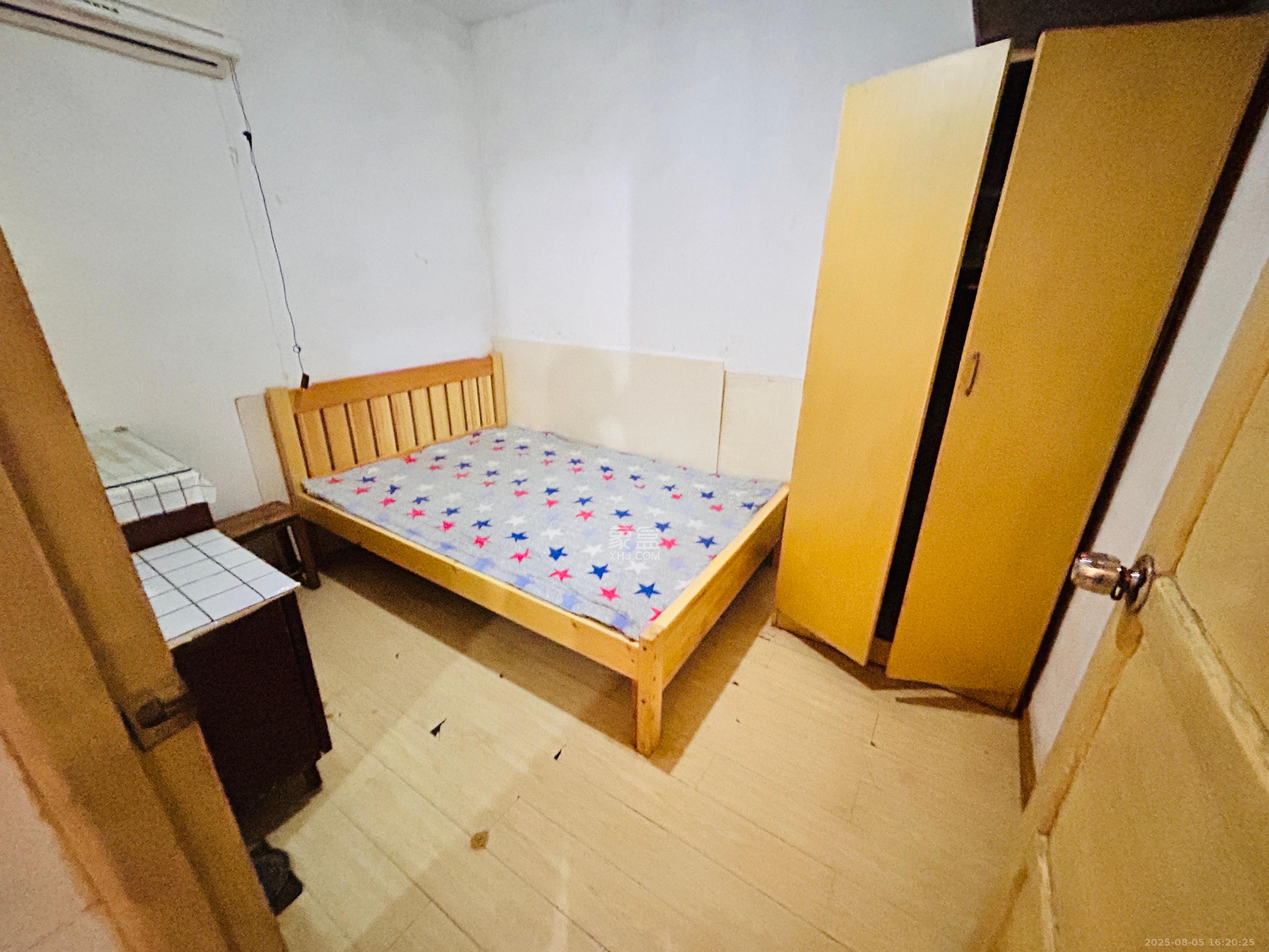 富绿新村  2室1厅1卫    1000.0元/月 富绿新村  2室1厅1卫    1000.0元/月室内图