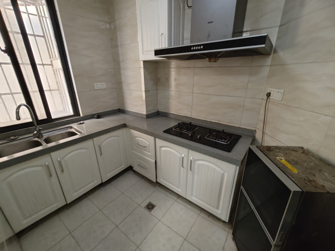 雅居园 4室3厅2卫 2100.0元/月 雅居园 4室3厅2卫 2100.0元/月室内图