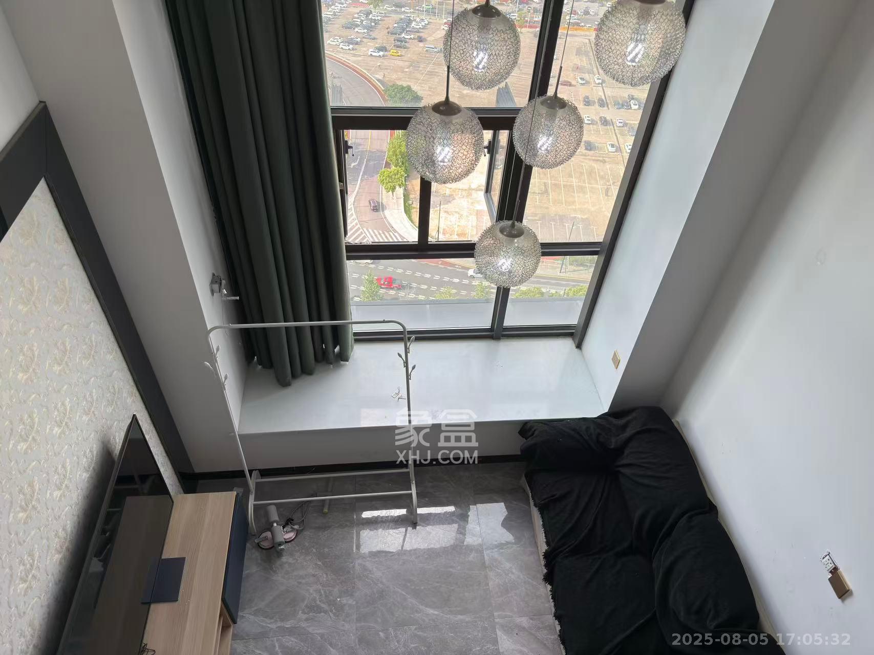 弘坤云寓  1室1厅1卫    1800.0元/月室内图